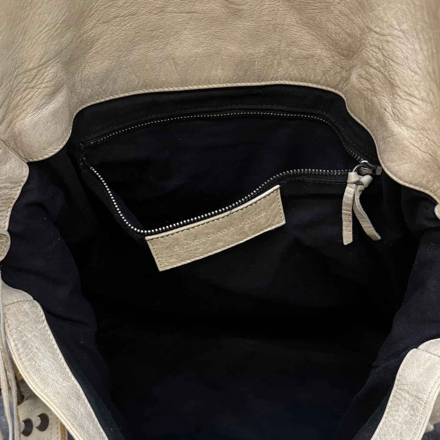 00s Balenciaga ‘The Day’ Leather Hobo Bag by Nicholas Ghesquiere - Image 13