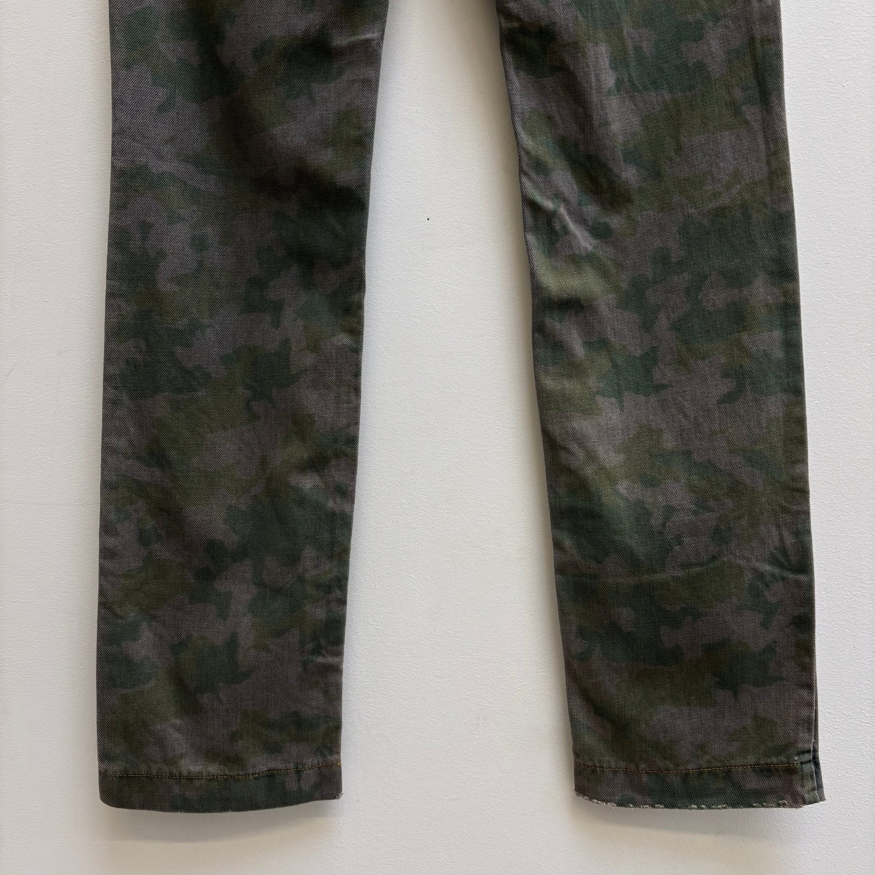 00s Dolce & Gabbana Camouflage Straight Jeans - Image 8