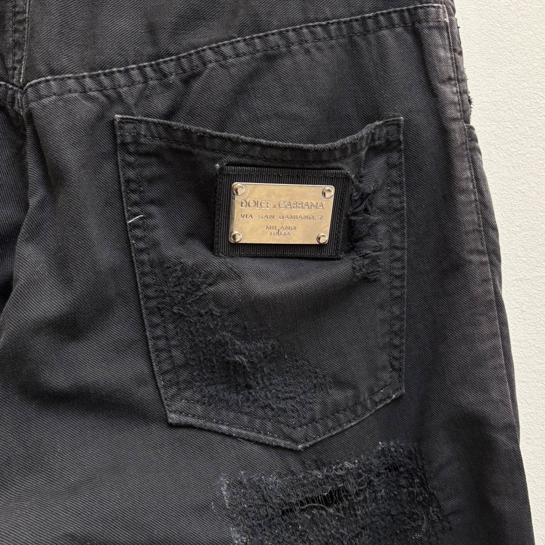 00s Dolce & Gabbana Cropped Distressed Jeans - Image 10