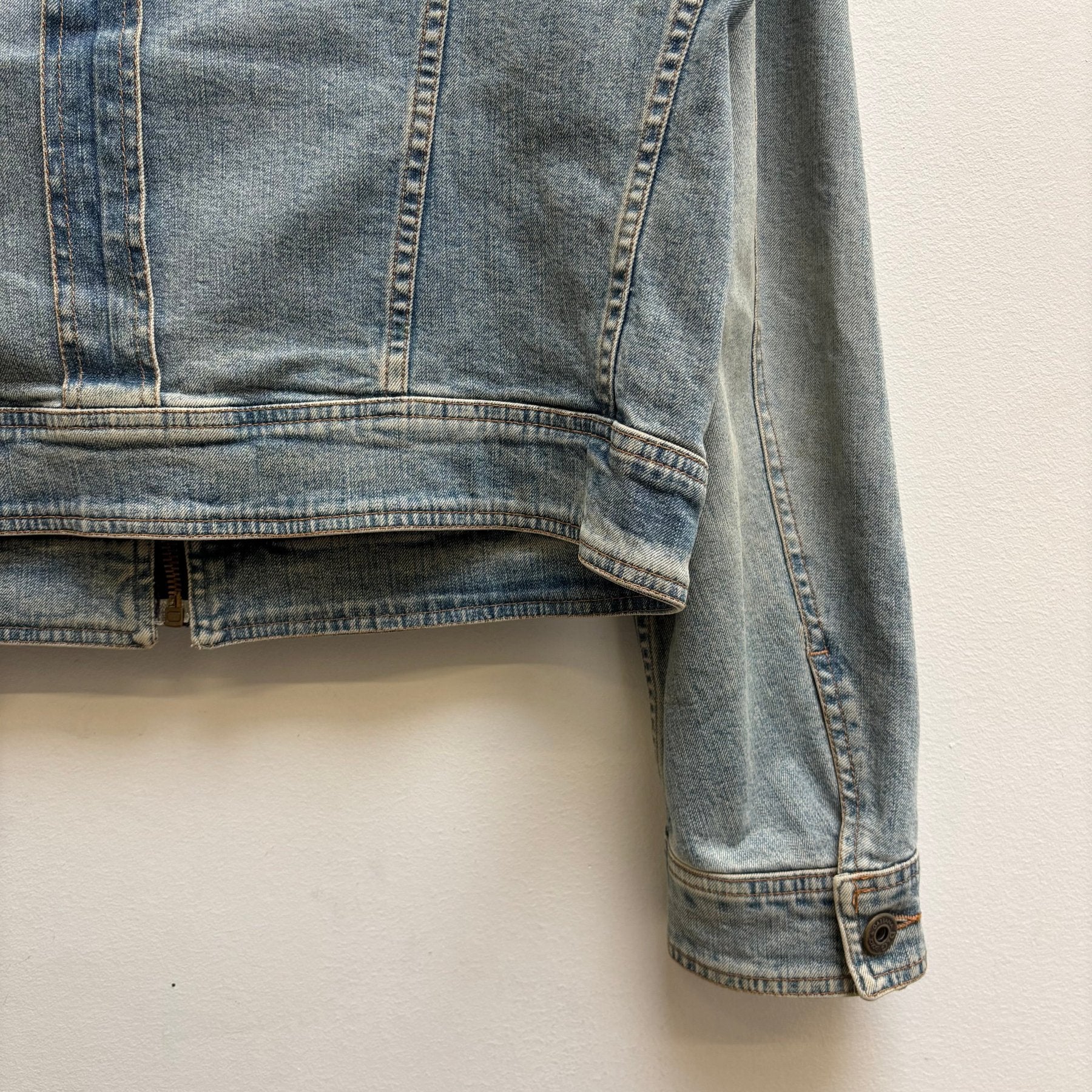 00s Dolce & Gabbana Light Wash Denim Zip-Up Jacket - Image 9