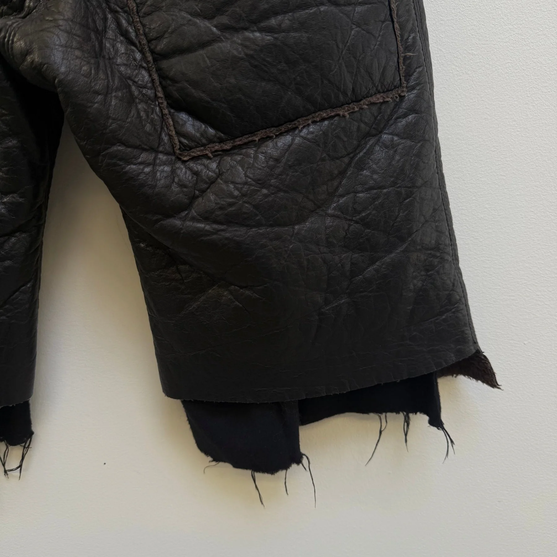 00s Le Grande Bleu (L.G.B.) Layered Deer Leather Shorts - Image 8