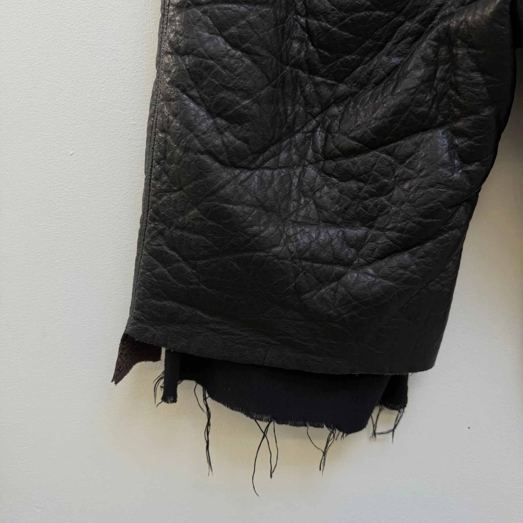 00s Le Grande Bleu (L.G.B.) Layered Deer Leather Shorts - Image 9