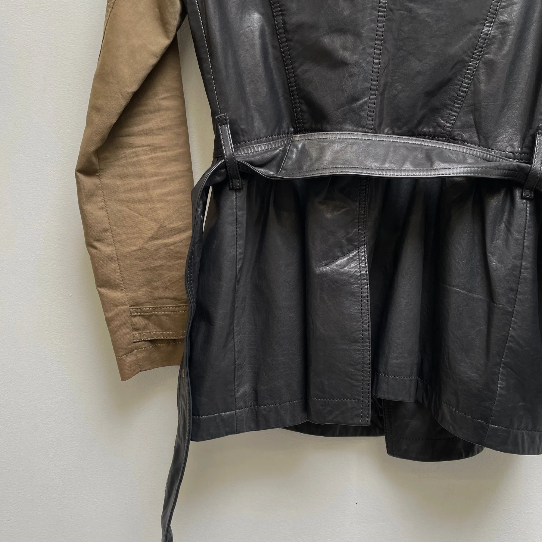 2010s Burberry Hybrid Calf Leather Short Trench Coat - Image 10