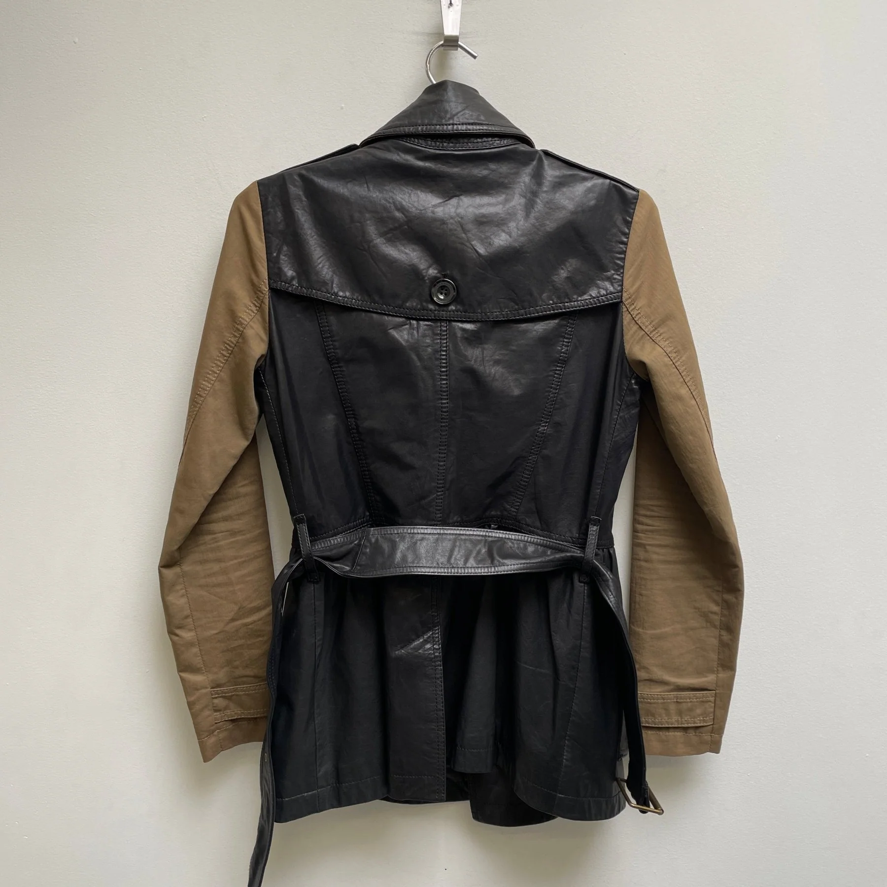 2010s Burberry Hybrid Calf Leather Short Trench Coat - Image 2