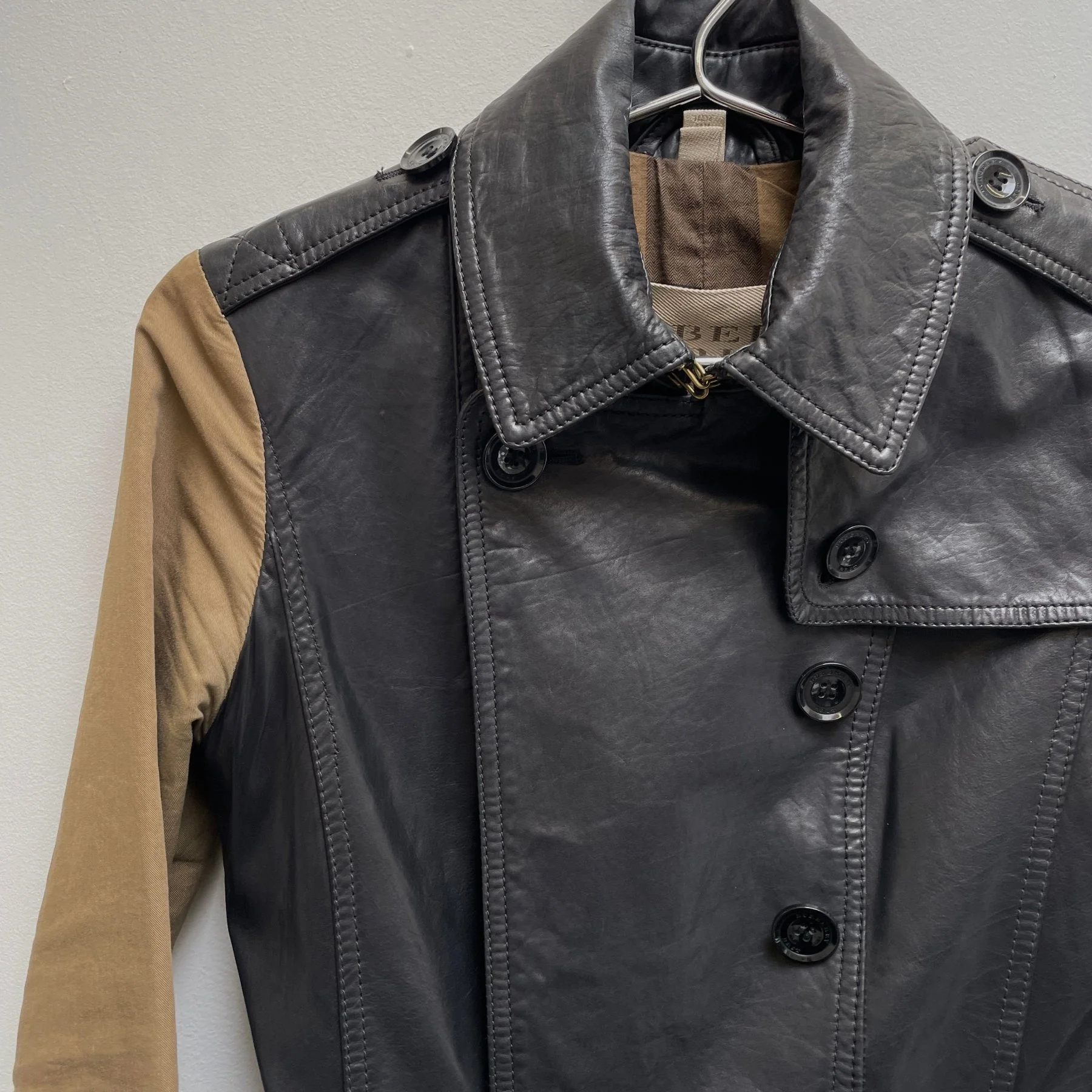 2010s Burberry Hybrid Calf Leather Short Trench Coat - Image 5