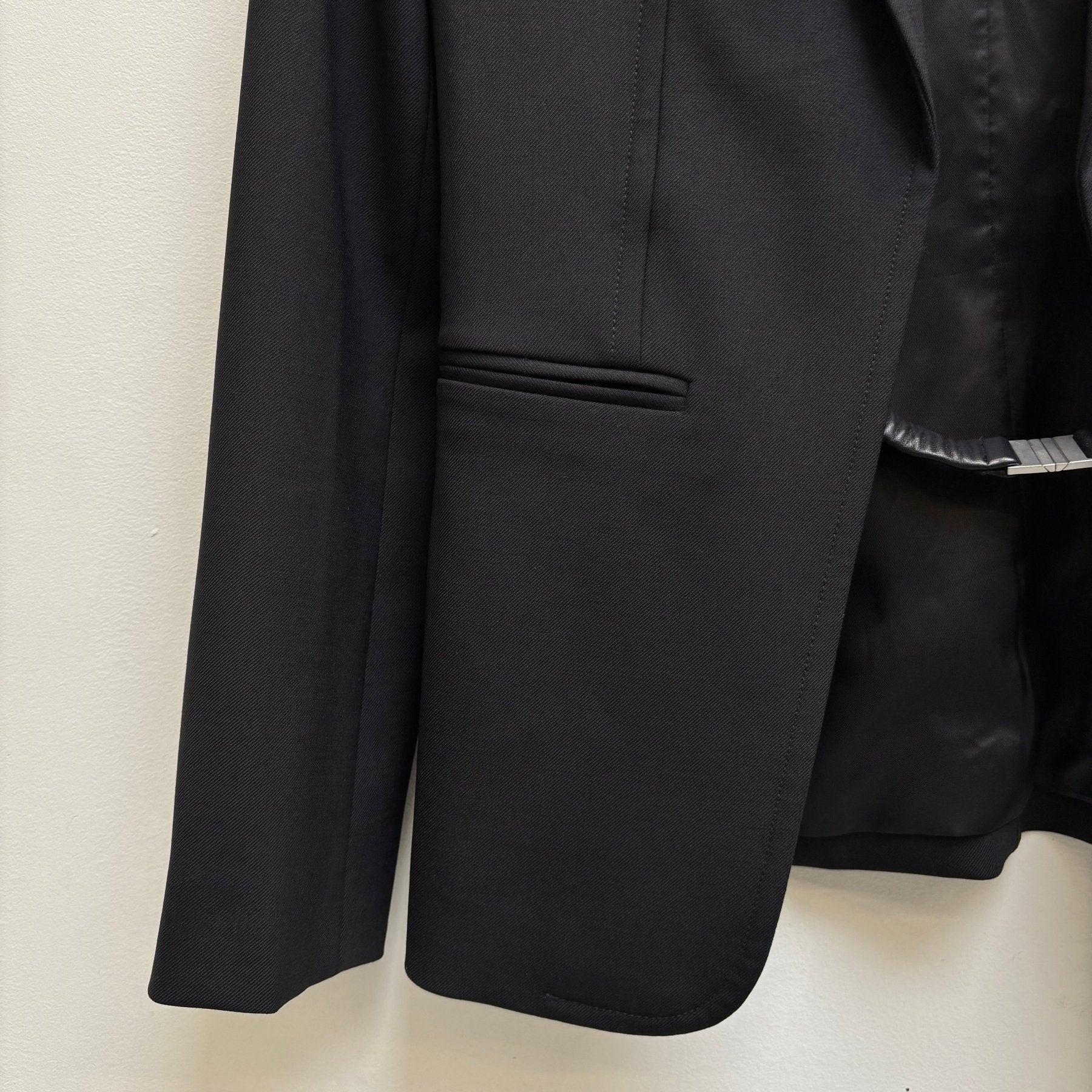 2010s Helmut Lang Tailored Blazer - Image 5