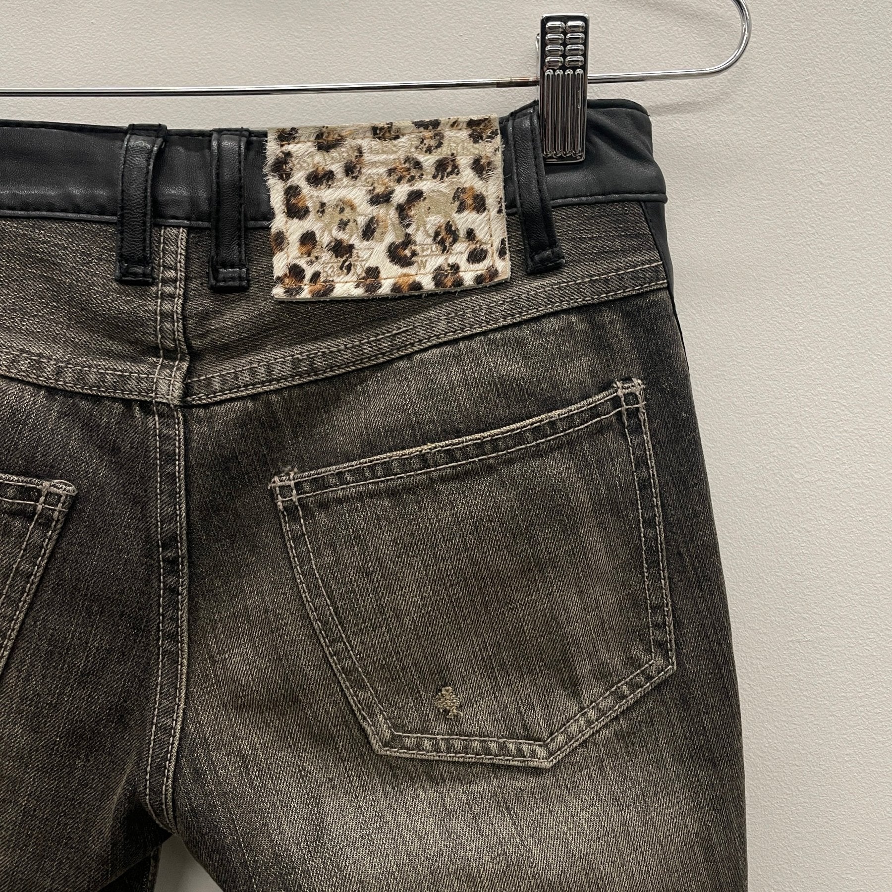 5351 Pour Les Femmes Leather Panels Jeans - Image 7