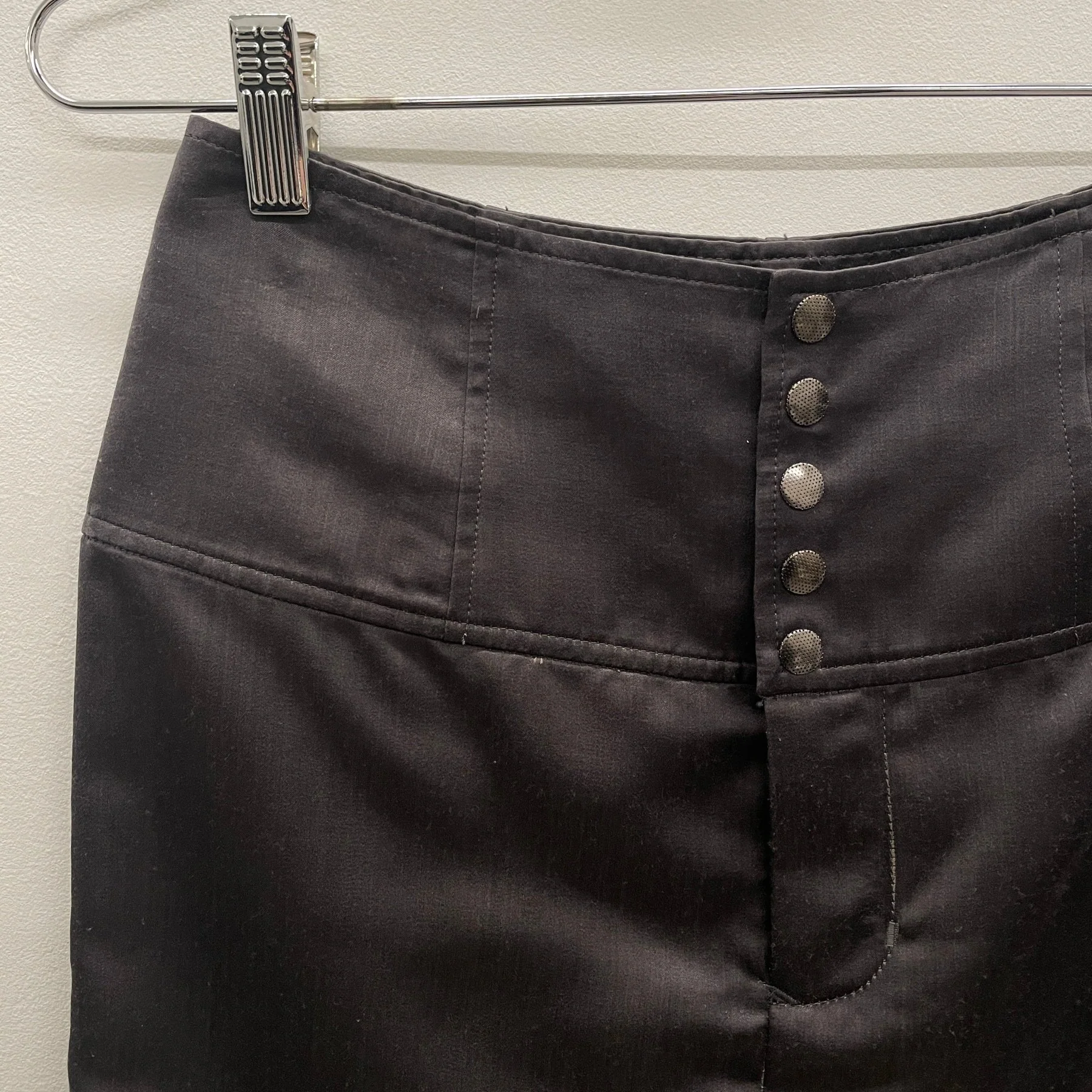 5351 Pour Les Femmes Midi Satin Skirt - Image 4