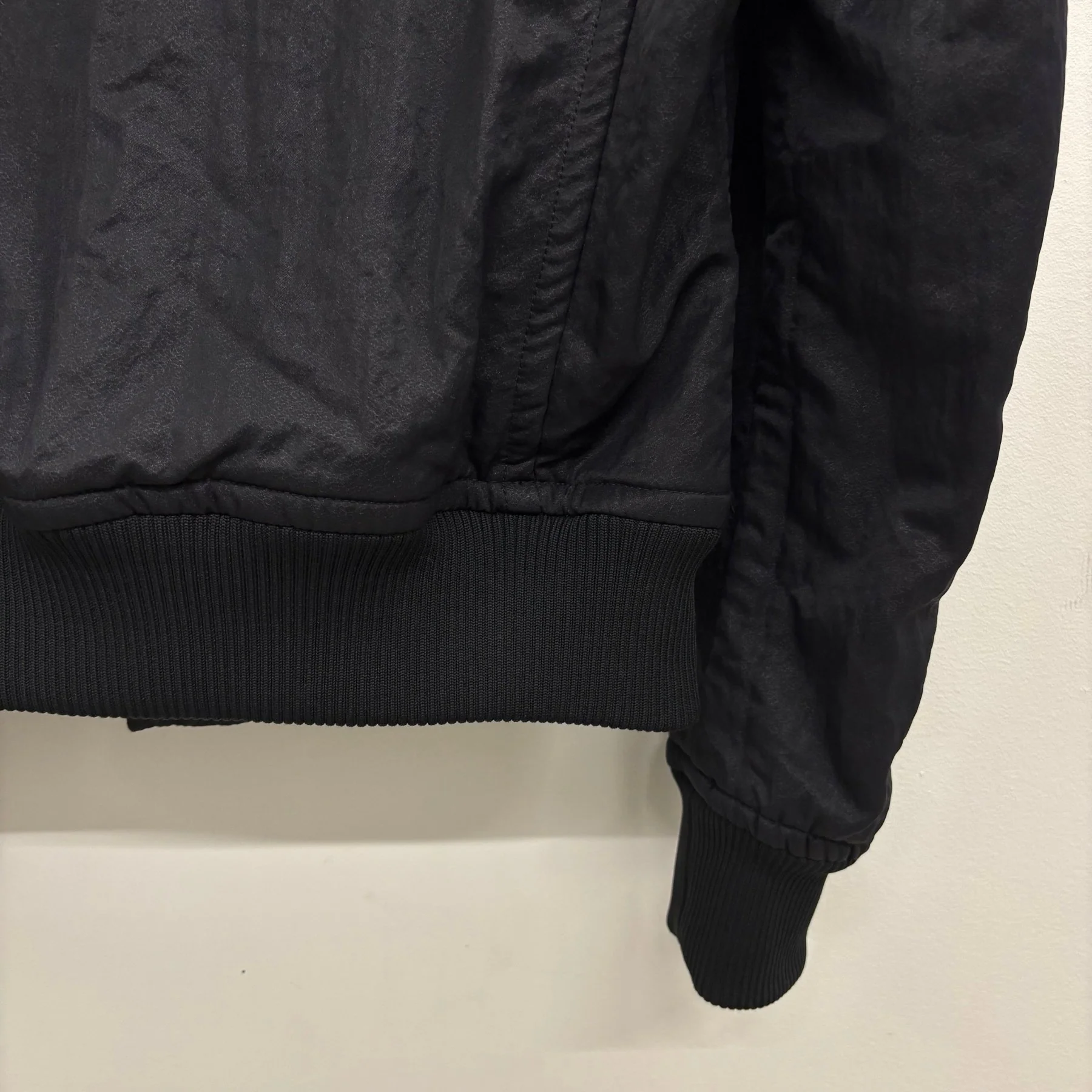 5351 Pour Les Hommes Fur Hooded Bomber Jacket - Image 10