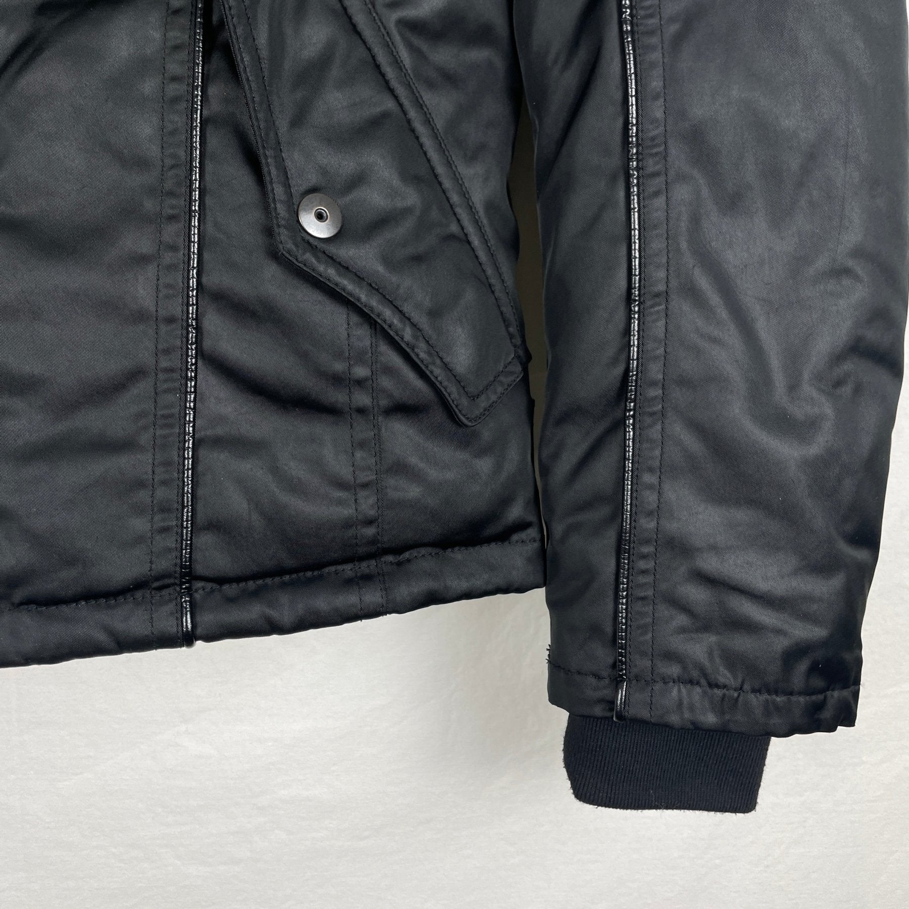5351 Pour Les Hommes Fur Hooded Jacket - Image 10