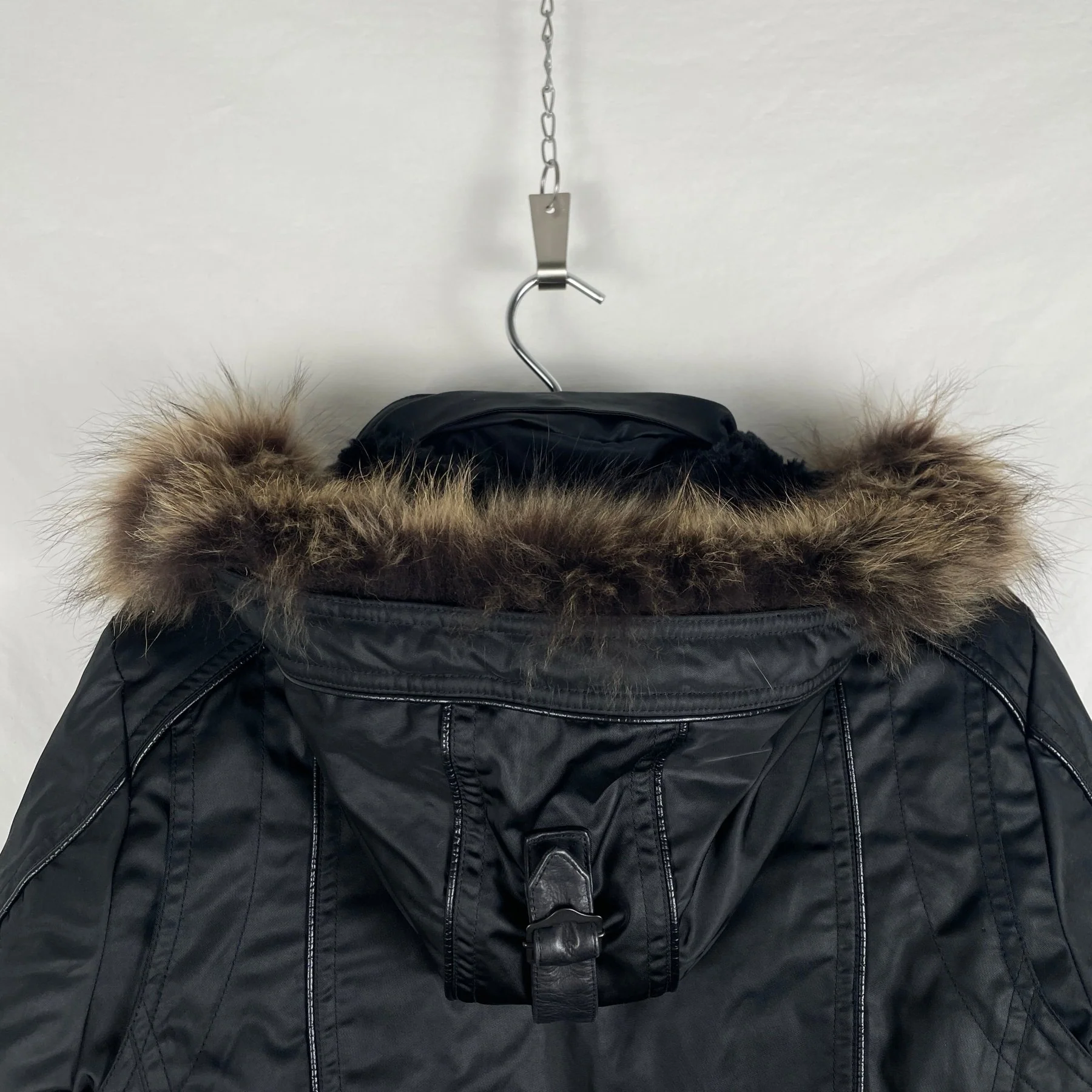 5351 Pour Les Hommes Fur Hooded Jacket - Image 6