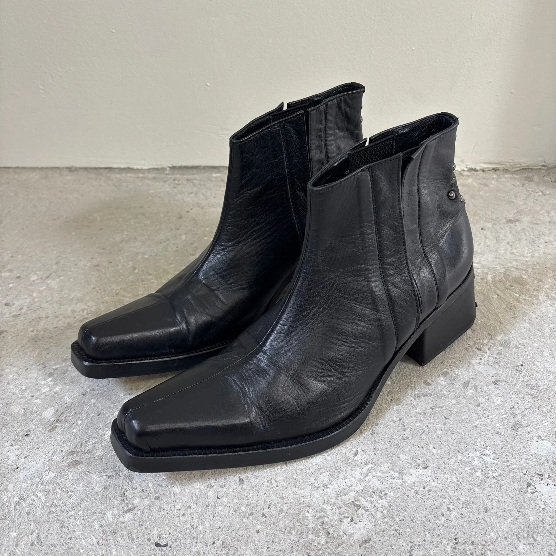 5351 Pour Les Hommes Studded Back Leather Boots - Image 2