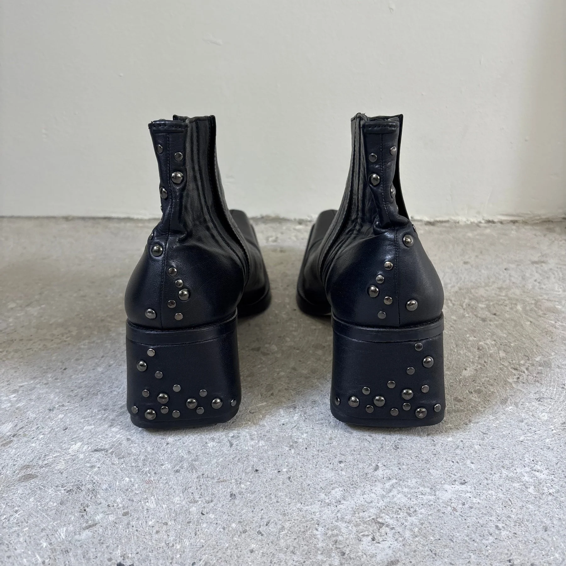 5351 Pour Les Hommes Studded Back Leather Boots - Image 4