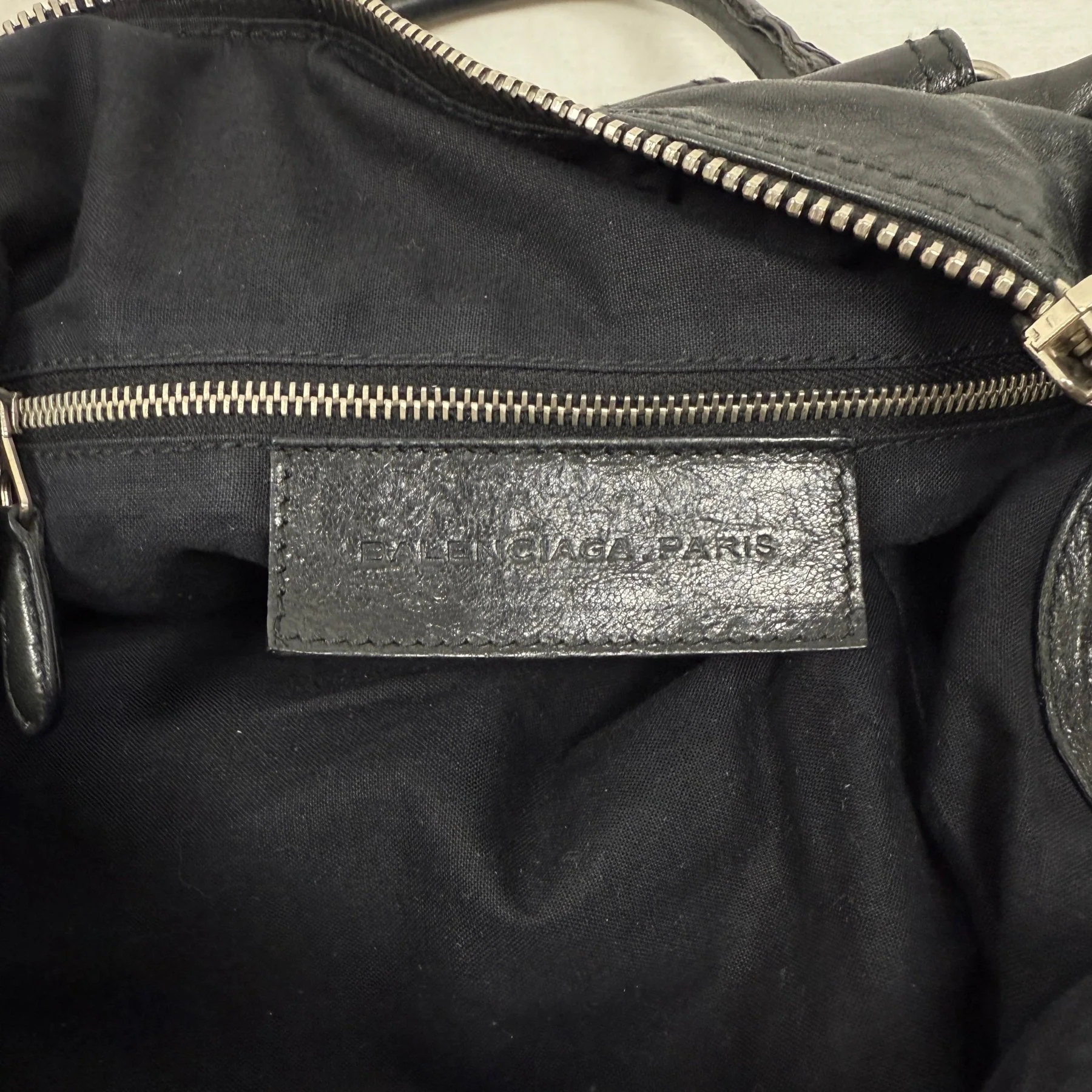 Balenciaga Agneau Whistle Handbag - Image 9
