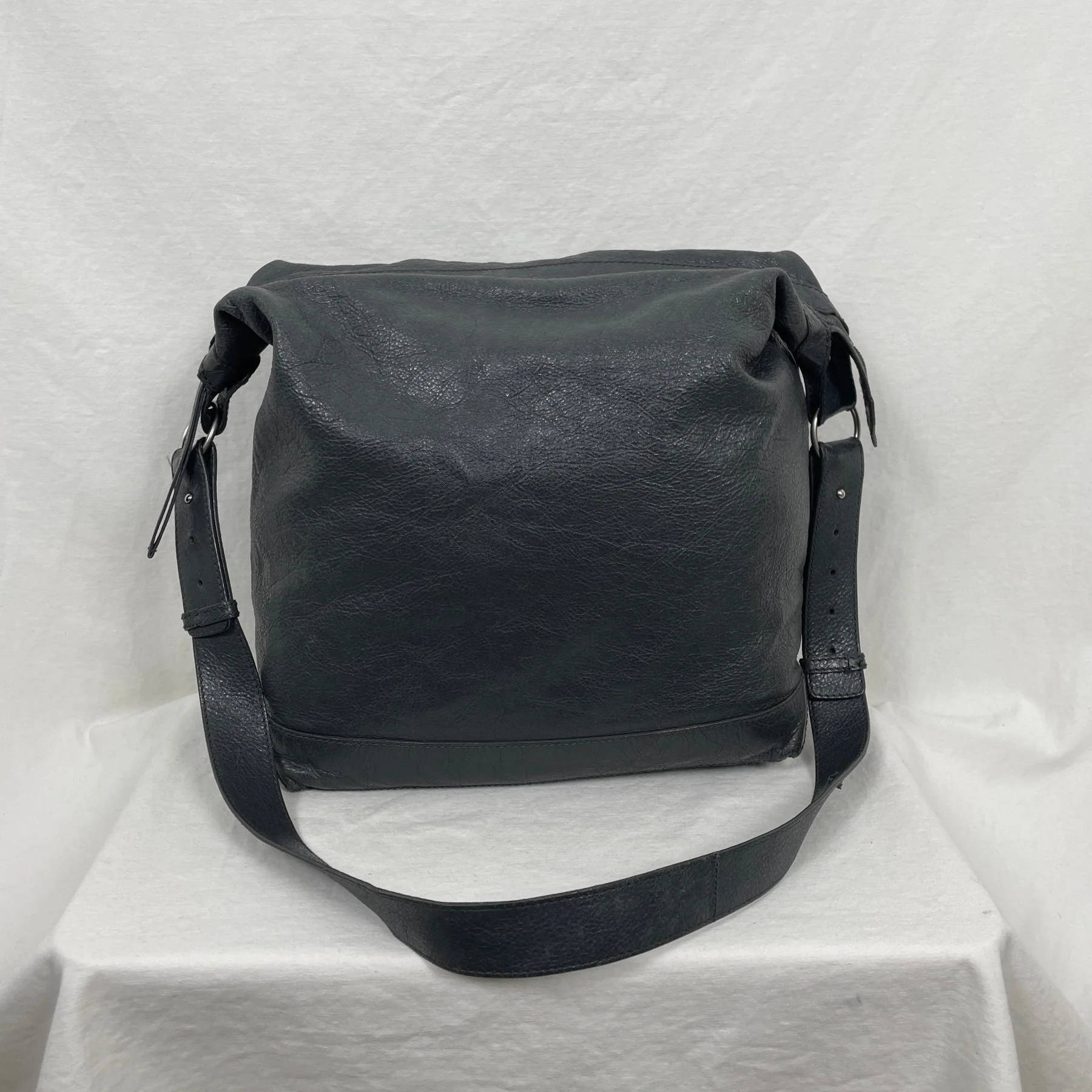 Balenciaga Arena Messenger Bag - Image 3