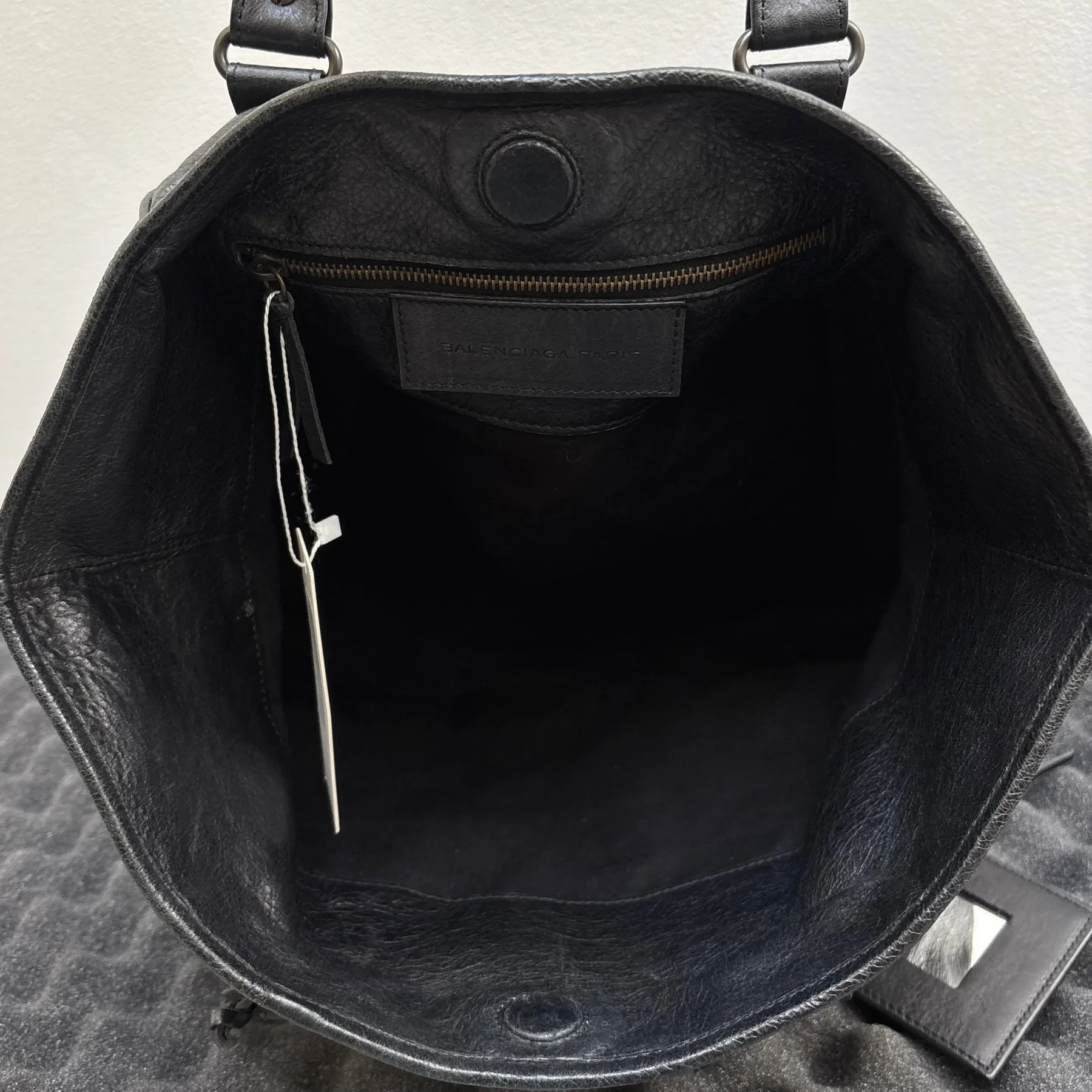 Balenciaga Leather Sunday Editors Leather Handbag - Image 15