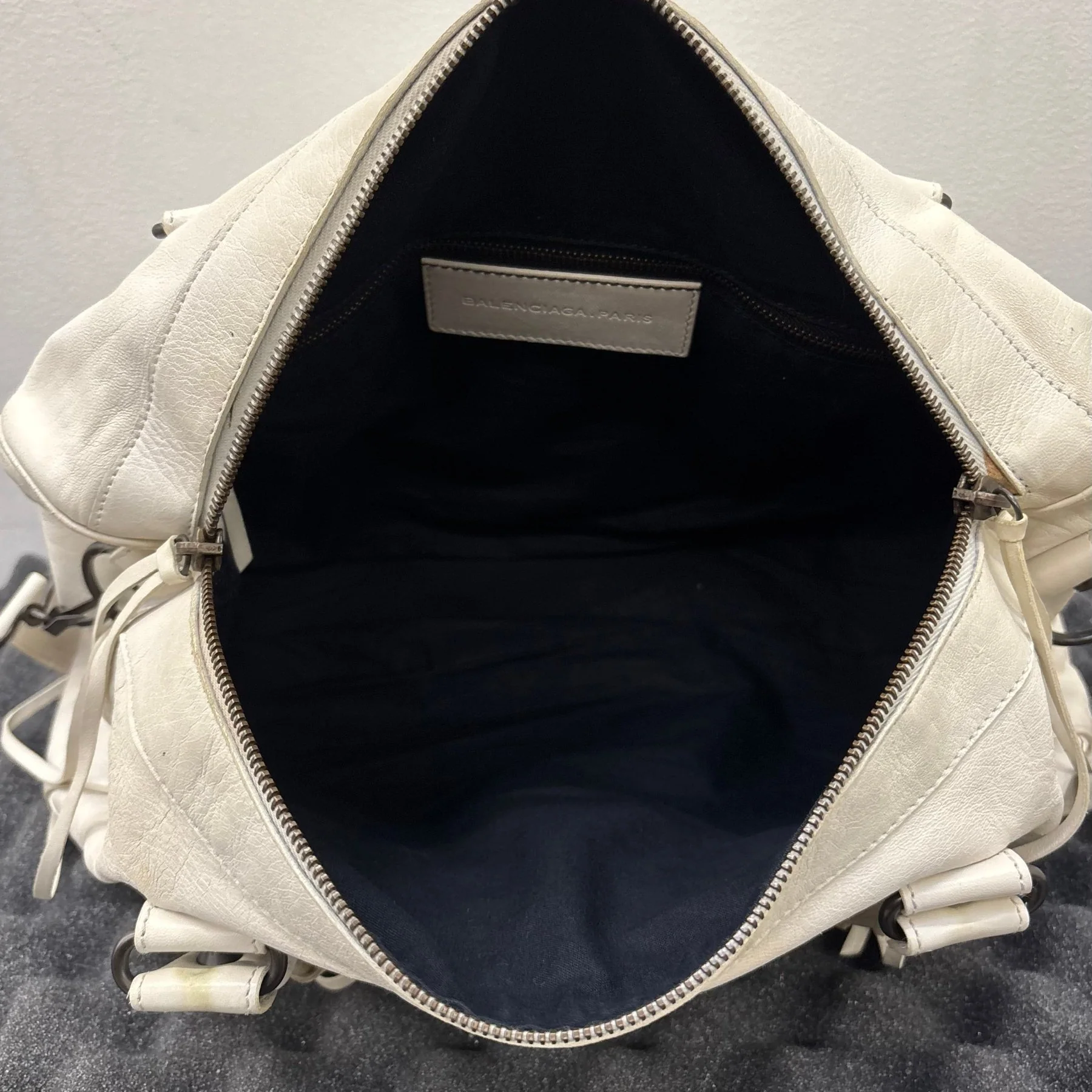 Balenciaga White Twiggy Leather Bag - Image 16
