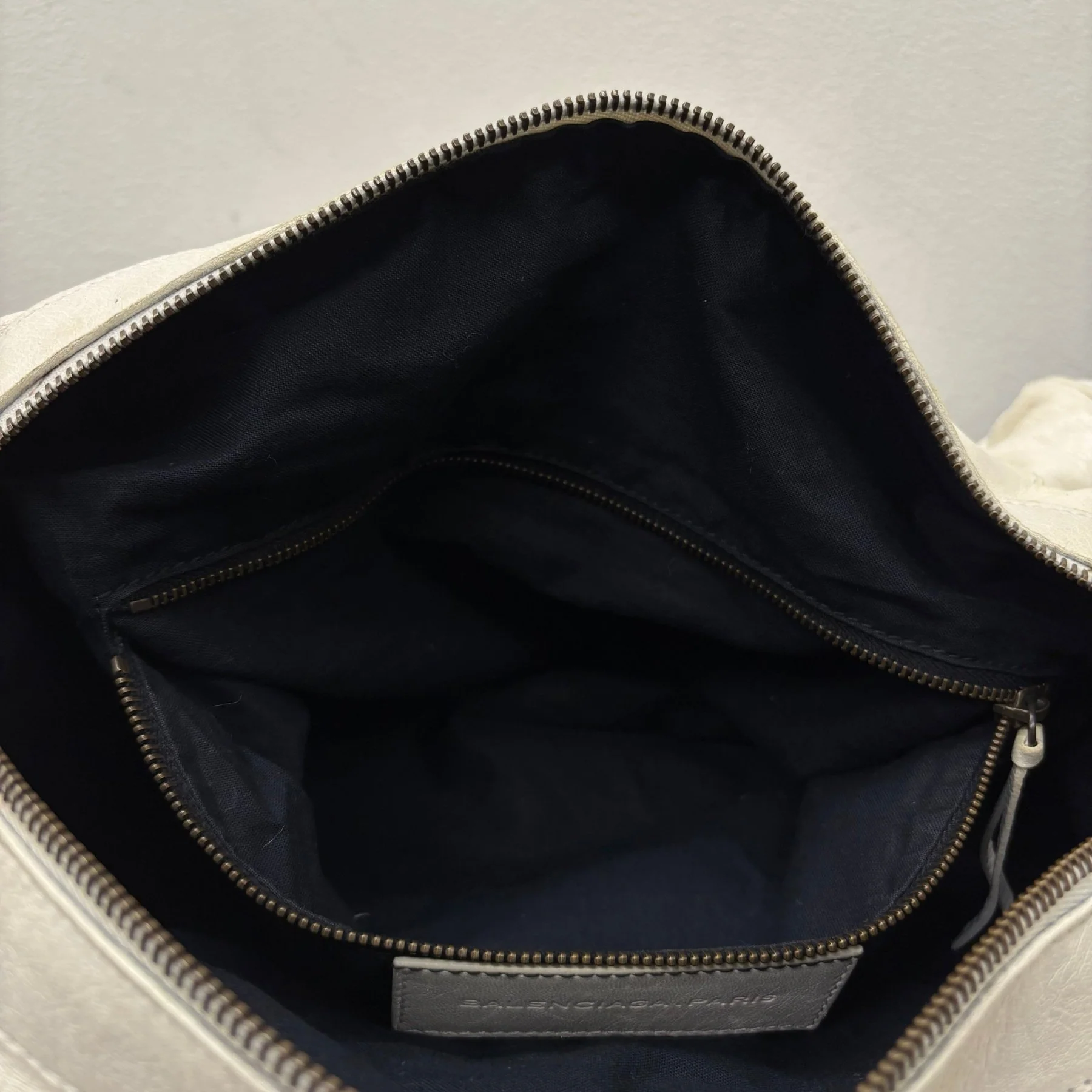 Balenciaga White Twiggy Leather Bag - Image 17