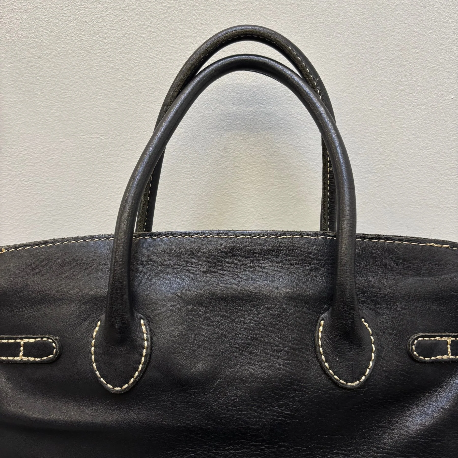 Contrast Stitching Leather Firkin Handbag - Image 10