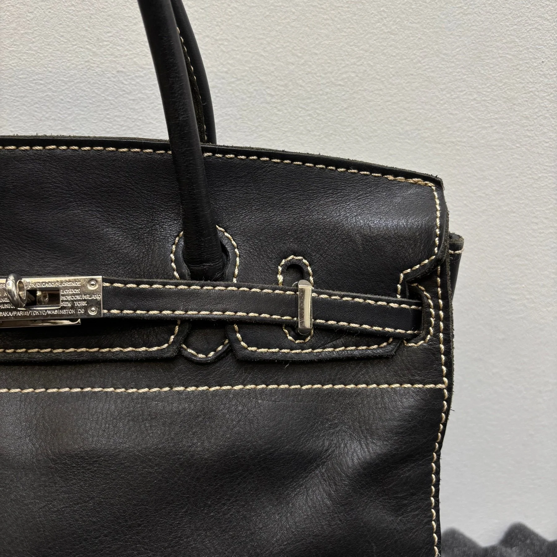 Contrast Stitching Leather Firkin Handbag - Image 4