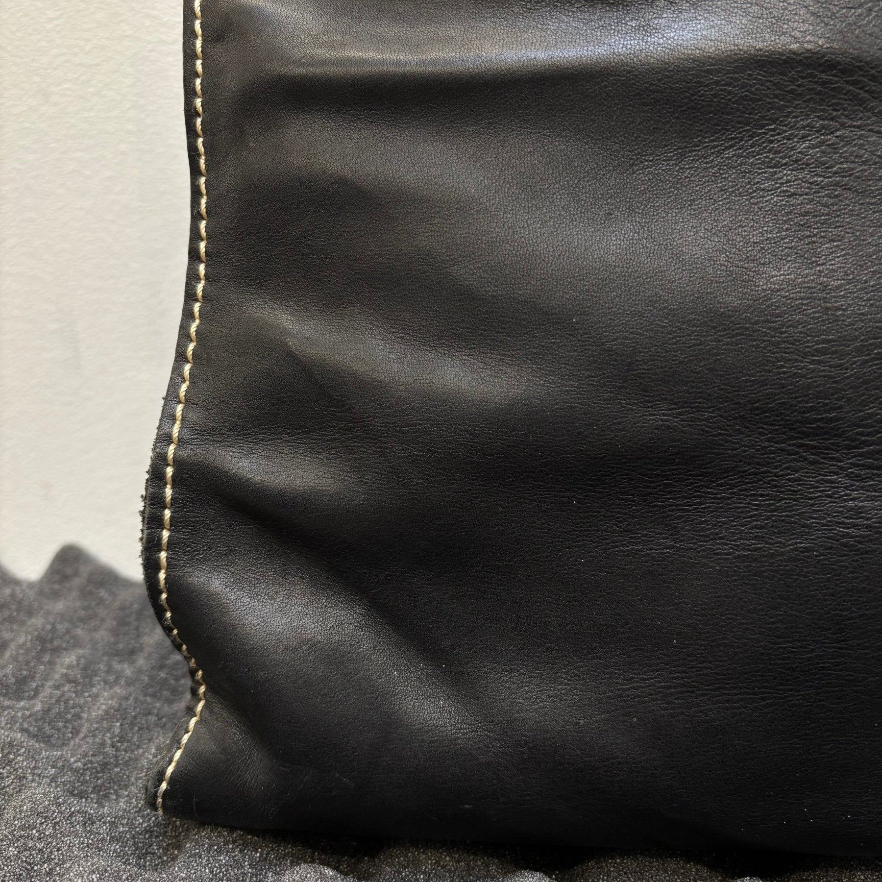 Contrast Stitching Leather Firkin Handbag - Image 9