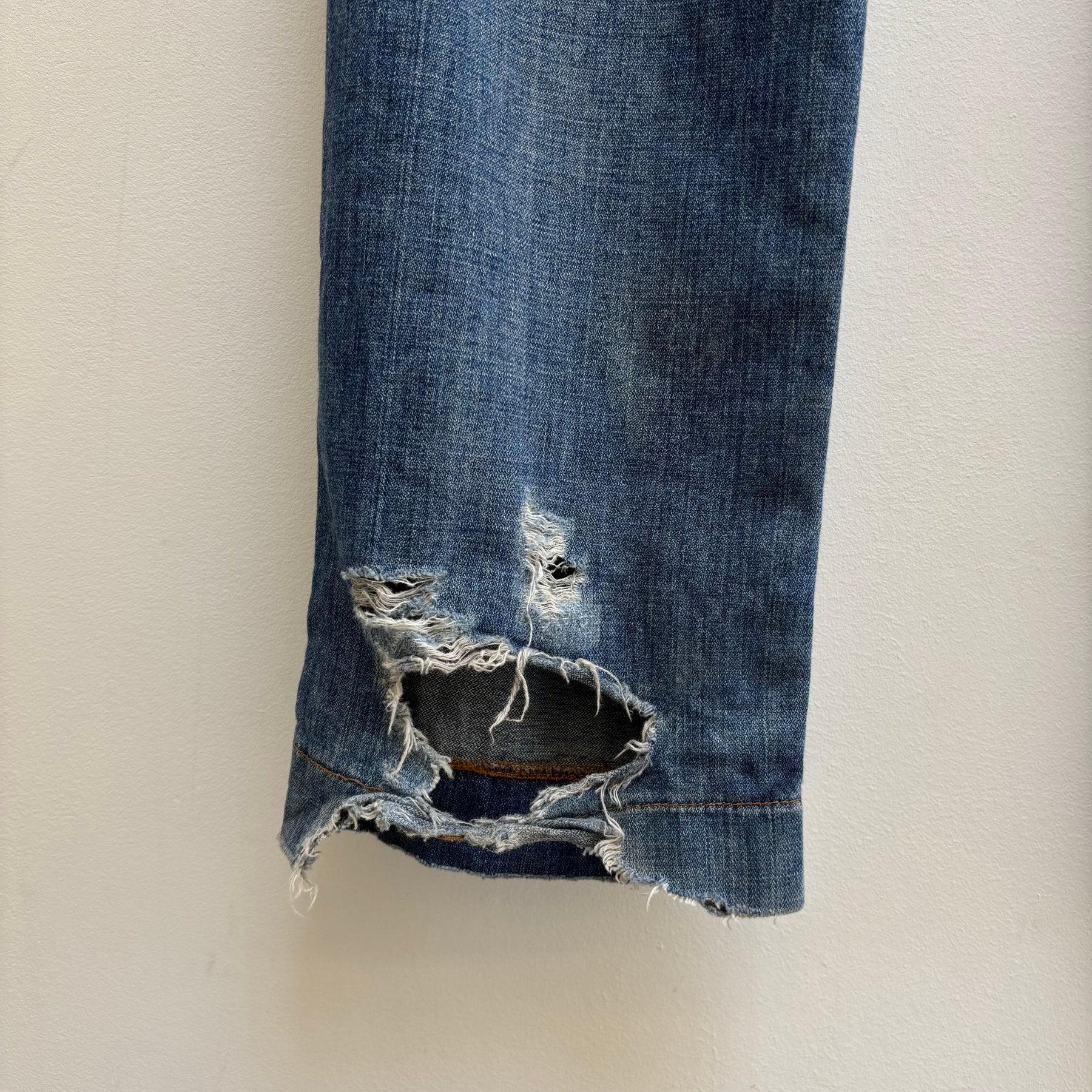 Dolce & Gabbana Studded Distressed Light Wash Jeans - Image 14