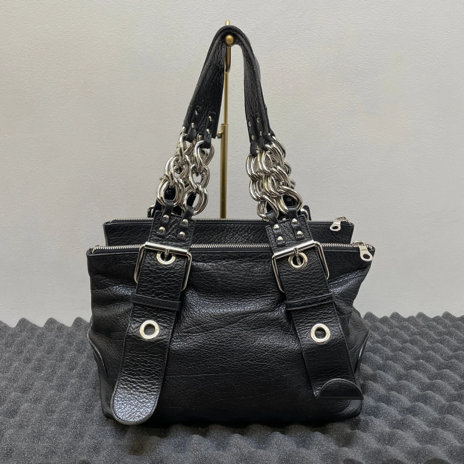 FW03 Chloé by Phoebe Philo Chain Link Accordion Bag - Image 2