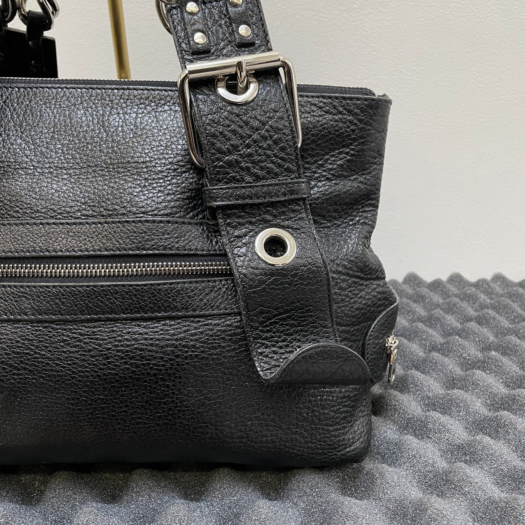 FW03 Chloé by Phoebe Philo Chain Link Accordion Bag - Image 4