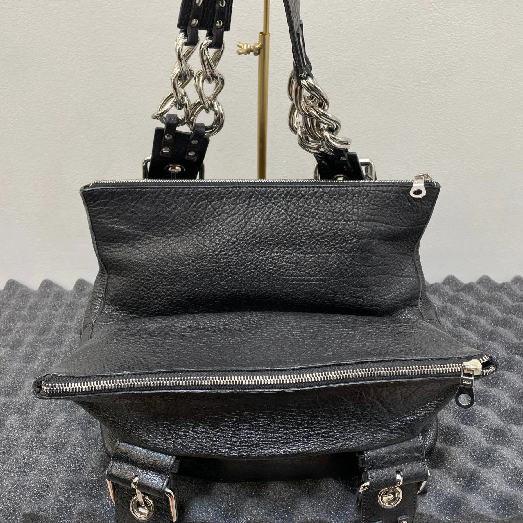 FW03 Chloé by Phoebe Philo Chain Link Accordion Bag - Image 8