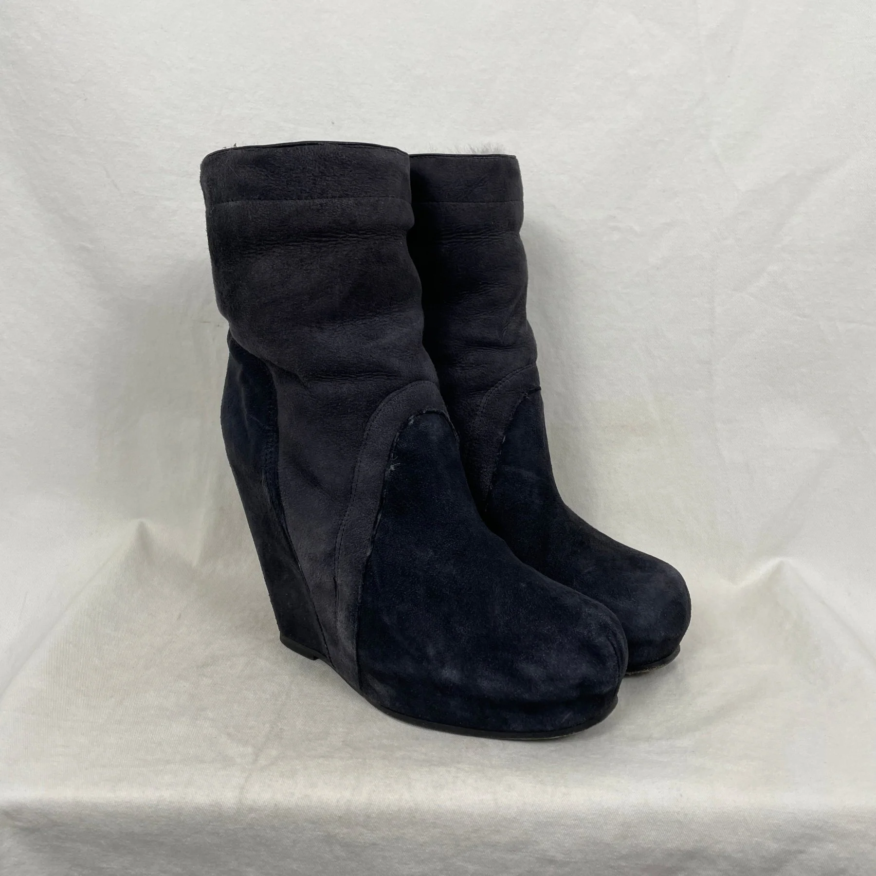 FW10 Rick Owens "Gleam" Fur Lined Wedge Boots - Image 2