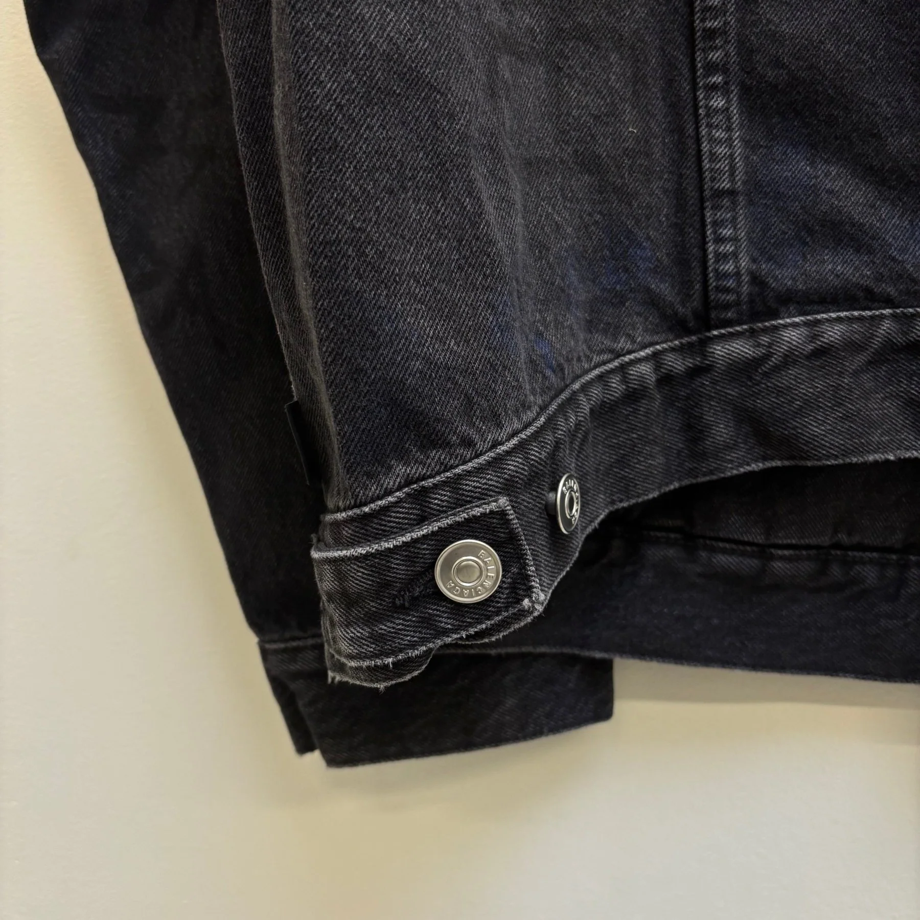 FW18 Balenciaga Trucker Paris Denim Jacket - Image 10