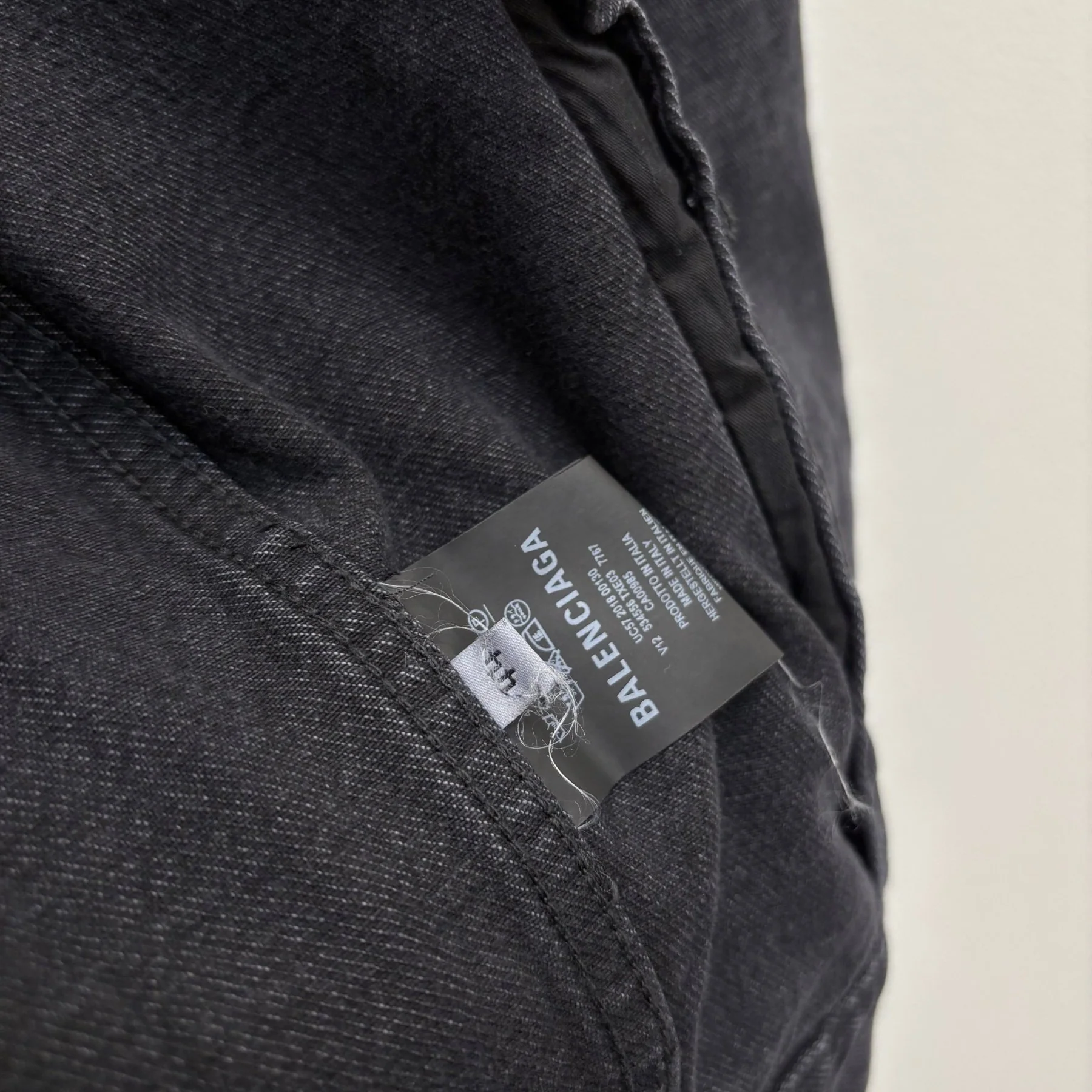 FW18 Balenciaga Trucker Paris Denim Jacket - Image 13