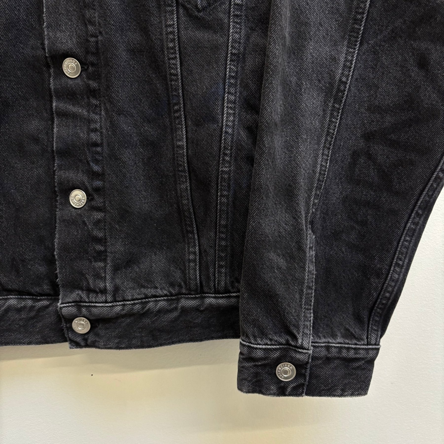 FW18 Balenciaga Trucker Paris Denim Jacket - Image 5