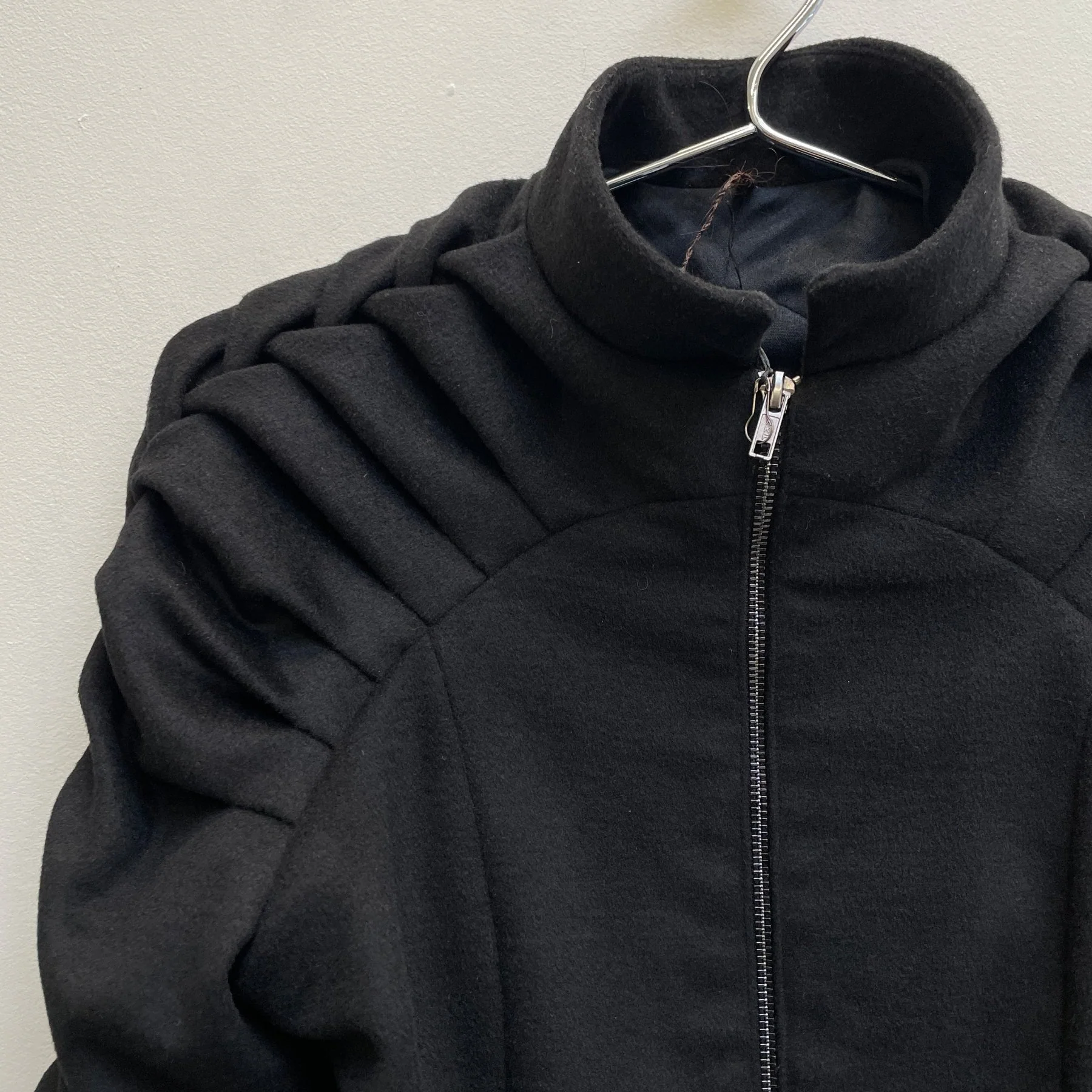 FW25 Geneve Florence Sculpted Jacket - Image 4