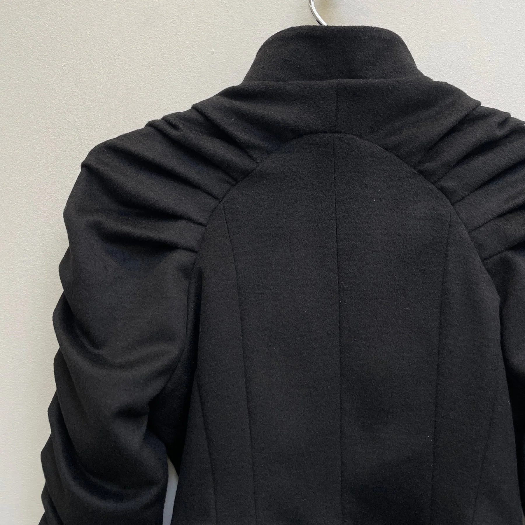 FW25 Geneve Florence Sculpted Jacket - Image 9