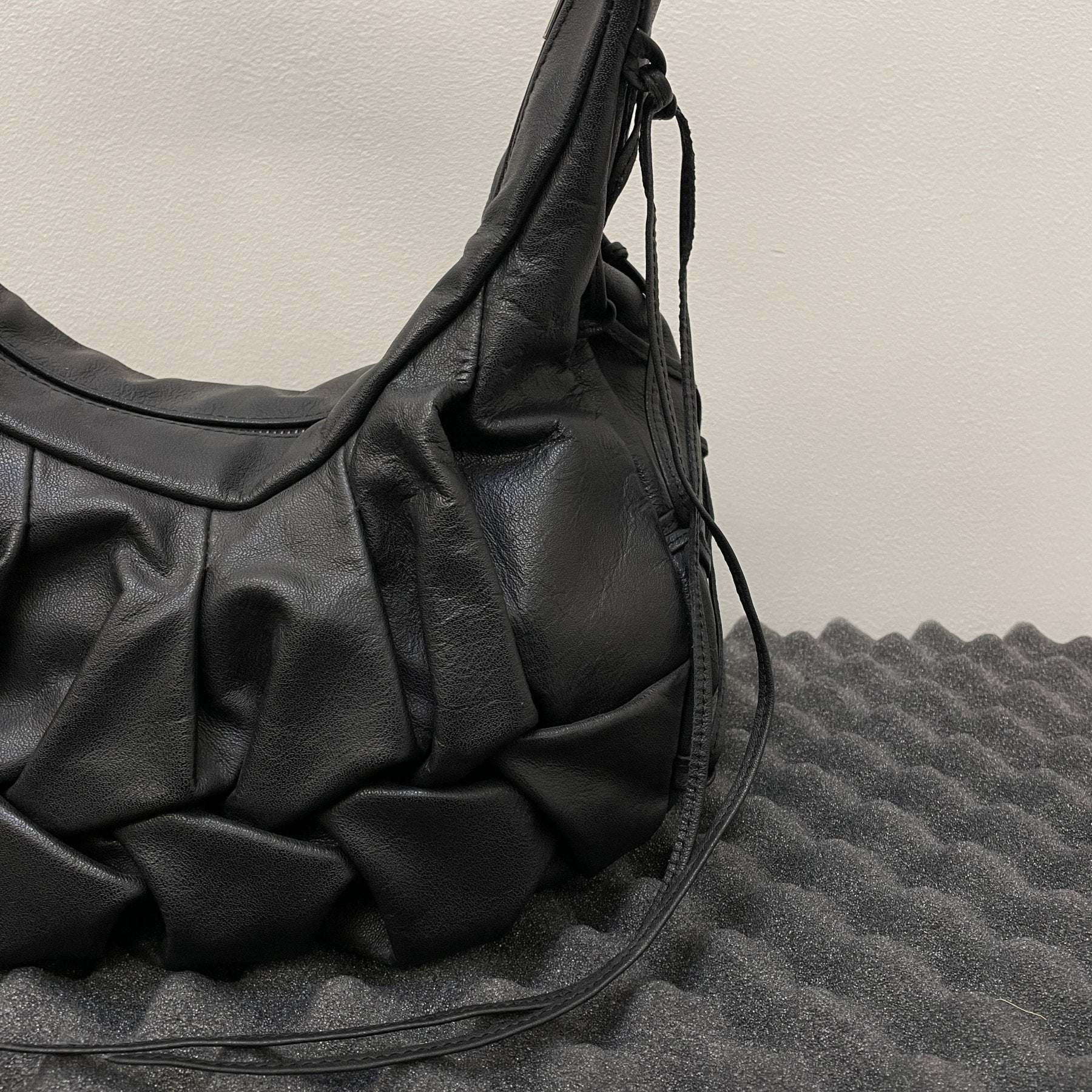 Geneve Florence Bound Leather Shoulder Bag - Image 3