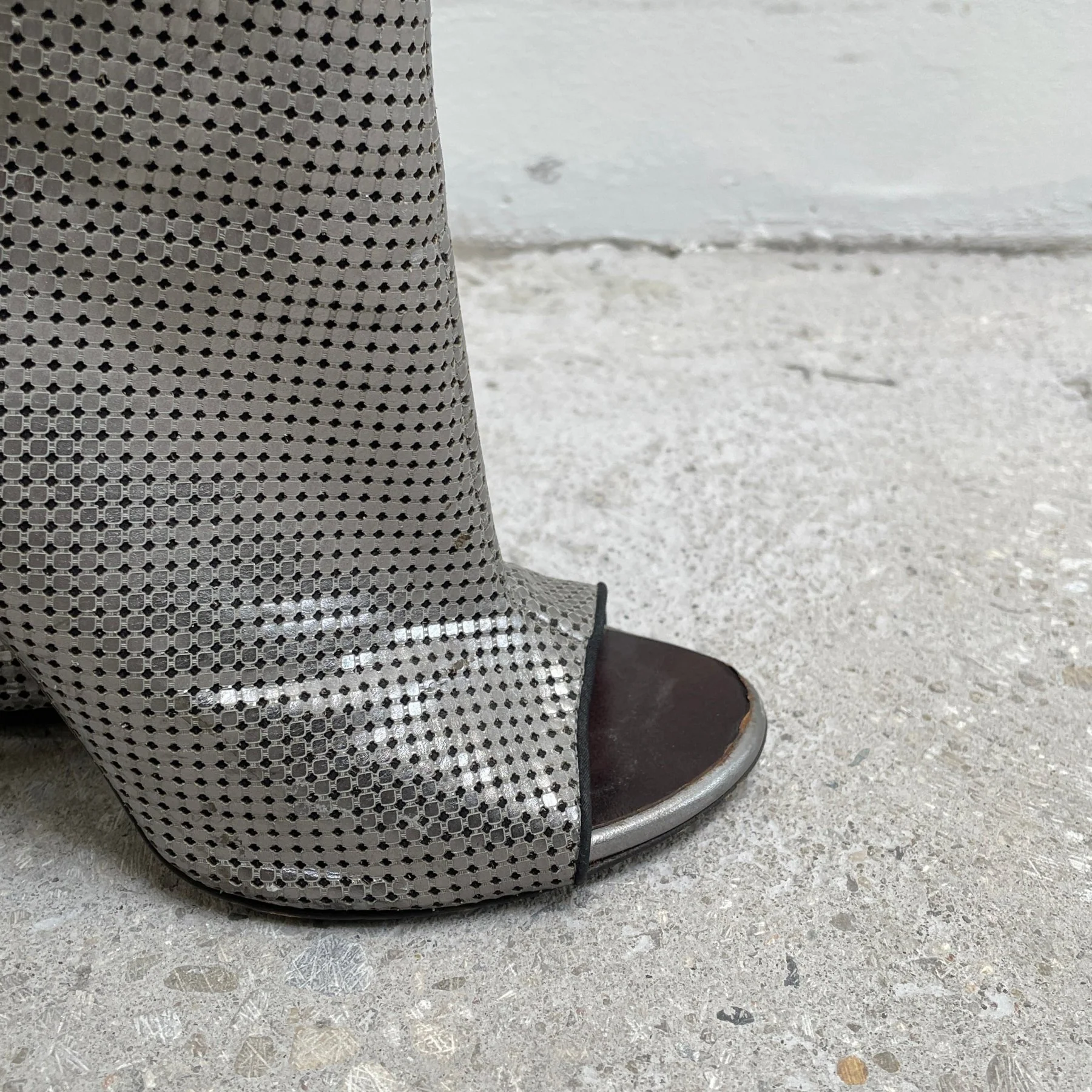 Giuseppe Zanotti Mini Silver Checkered Open Toe Heels - Image 5