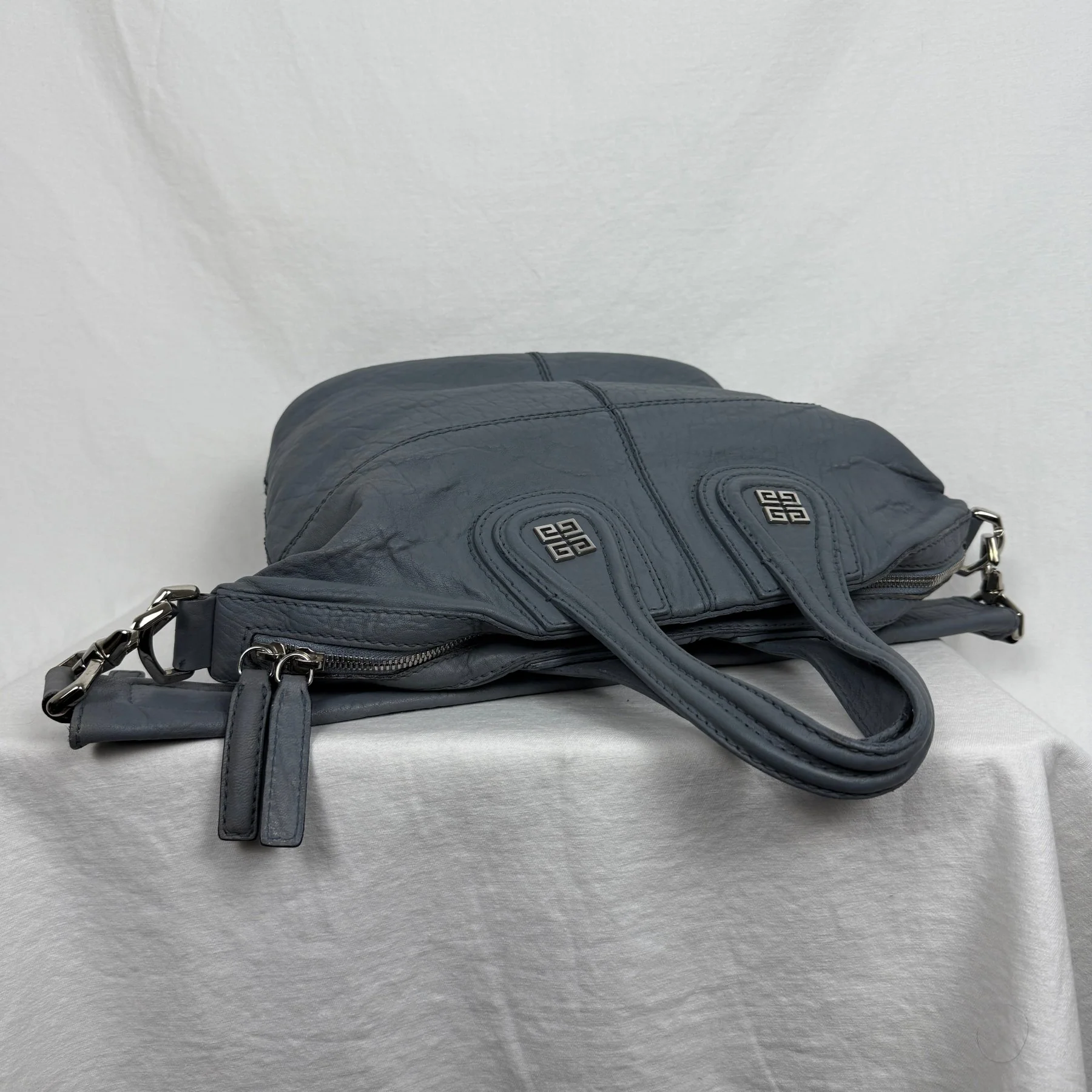 Givenchy Nightingale Leather Shoulder Bag - Image 11