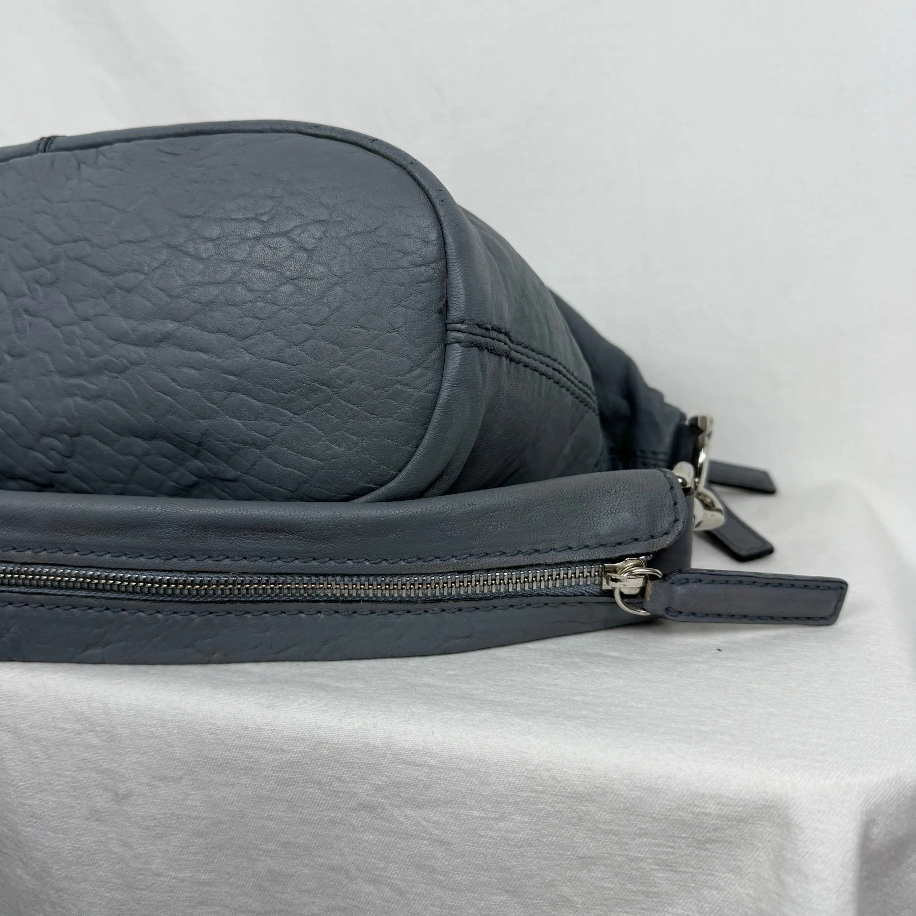 Givenchy Nightingale Leather Shoulder Bag - Image 4