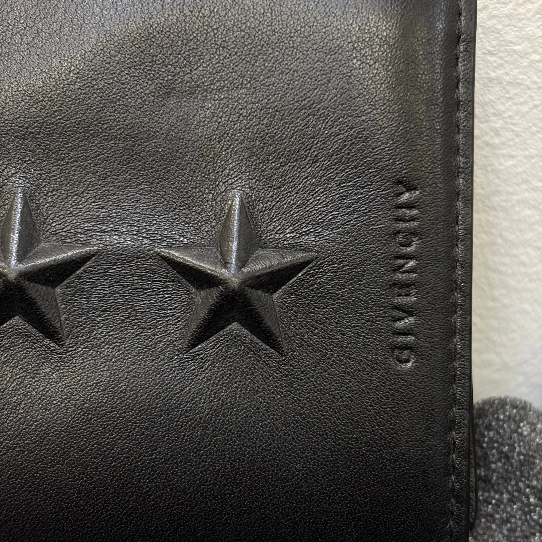 Givenchy Star Embossed Leather Bifold Wallet - Image 7