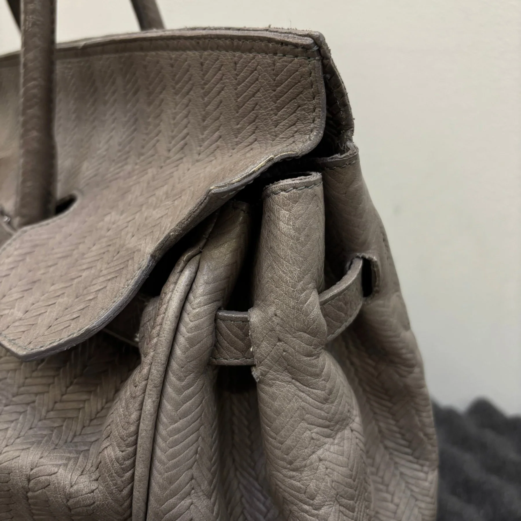 Grey Fishnet Patterned Leather Firkin Handbag - Image 13