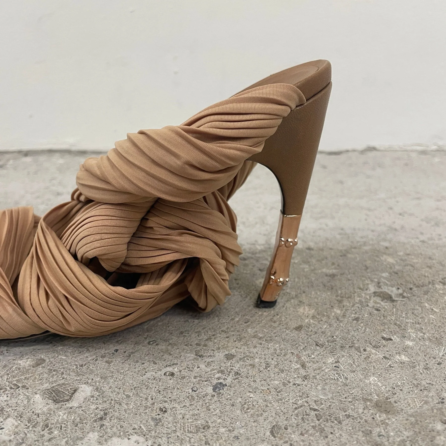 Gucci Tom Ford Silk Bamboo Heels - Image 7