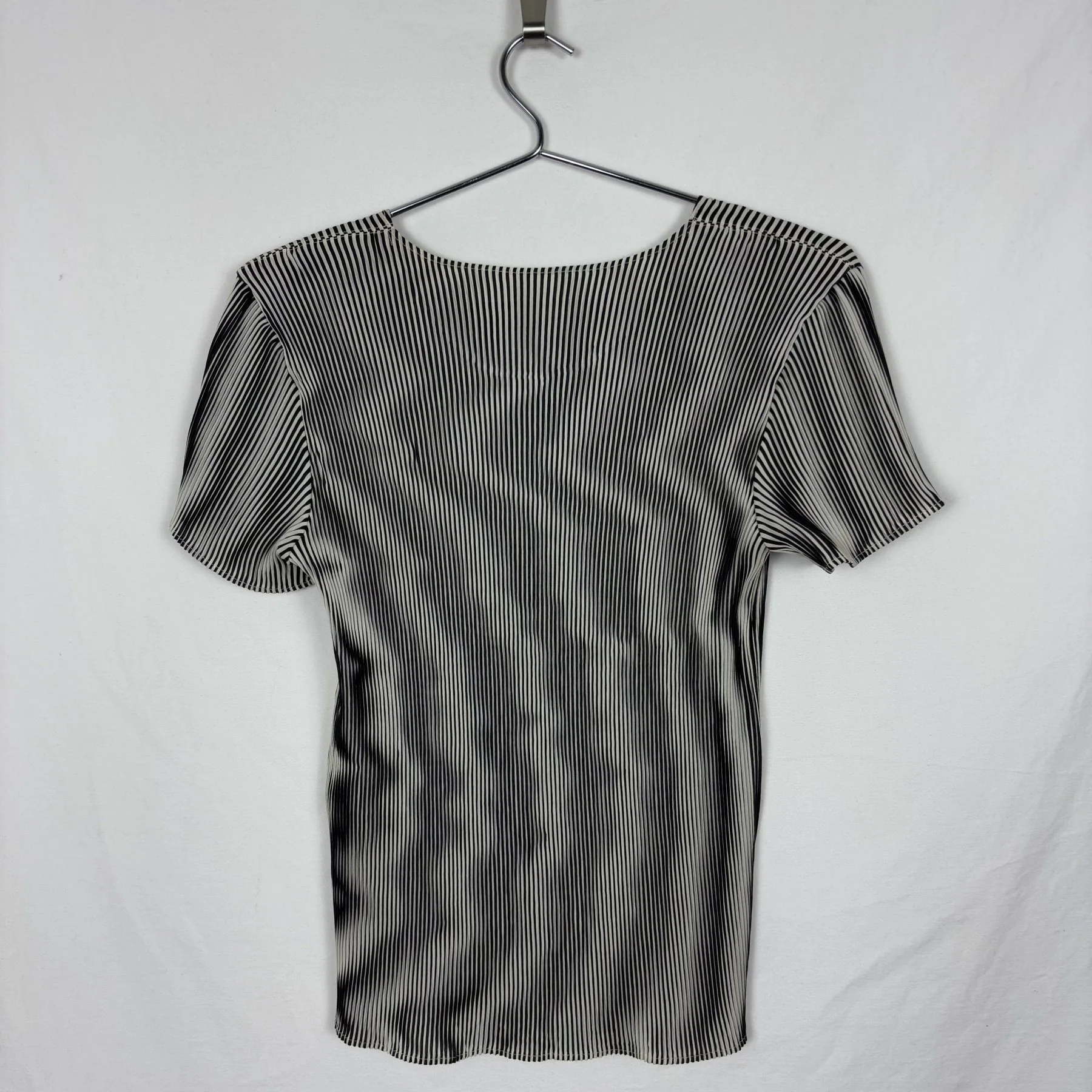 Issey Miyake Wavy Print Pleats Top - Image 2