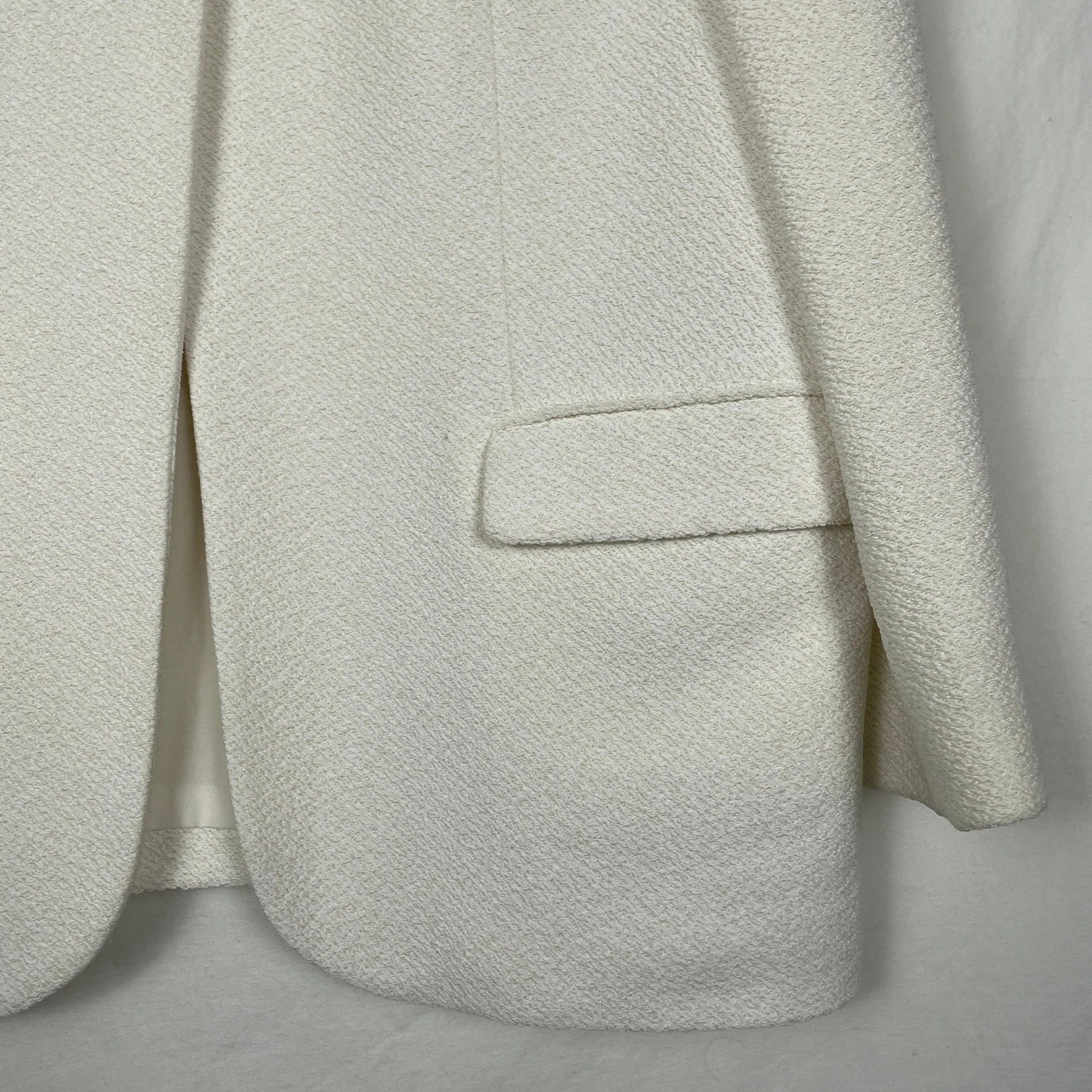 Jacquemus Single Breasted White Textured Blazer - Image 4