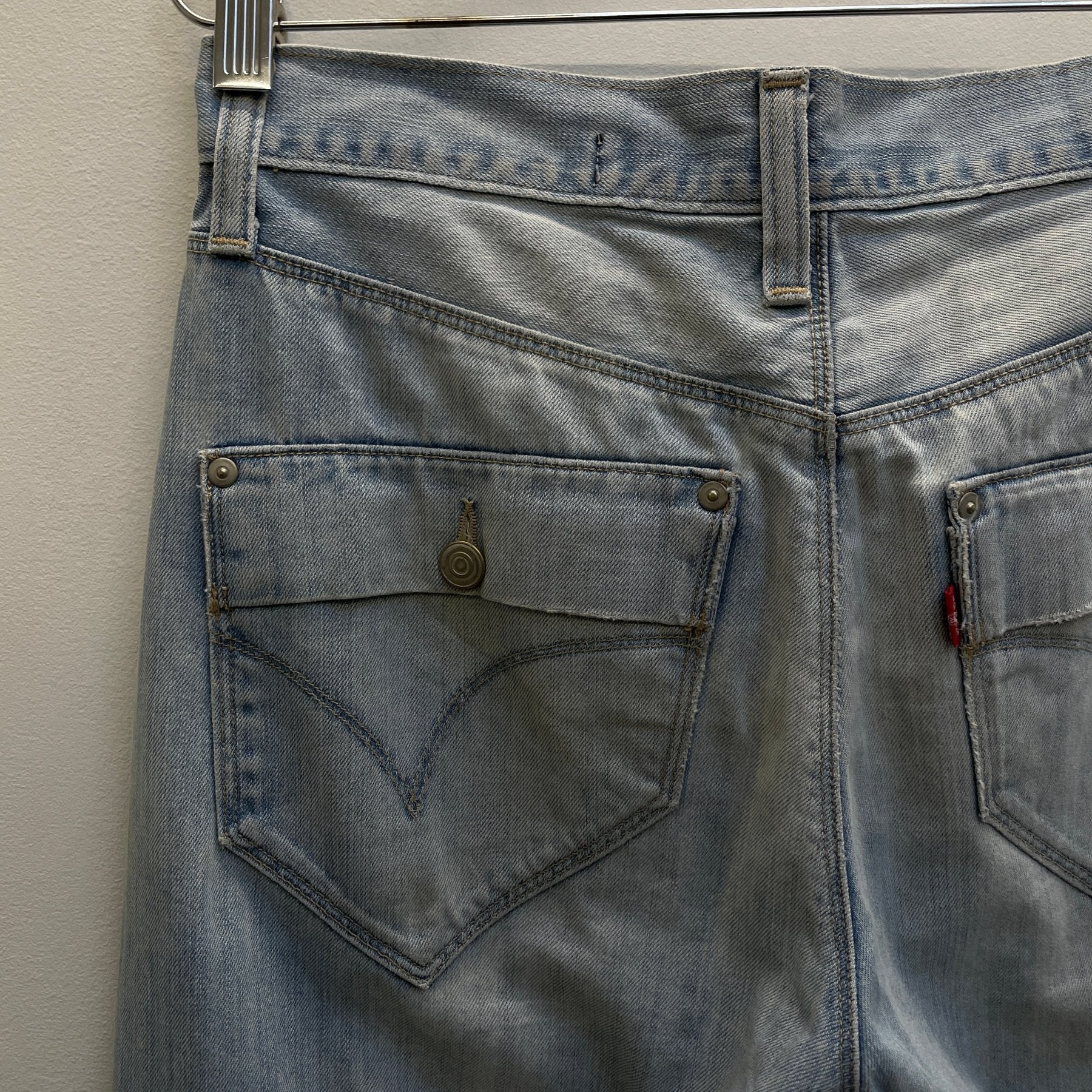 00s Levi’s Lightwash Engineered Jeans - Image 7