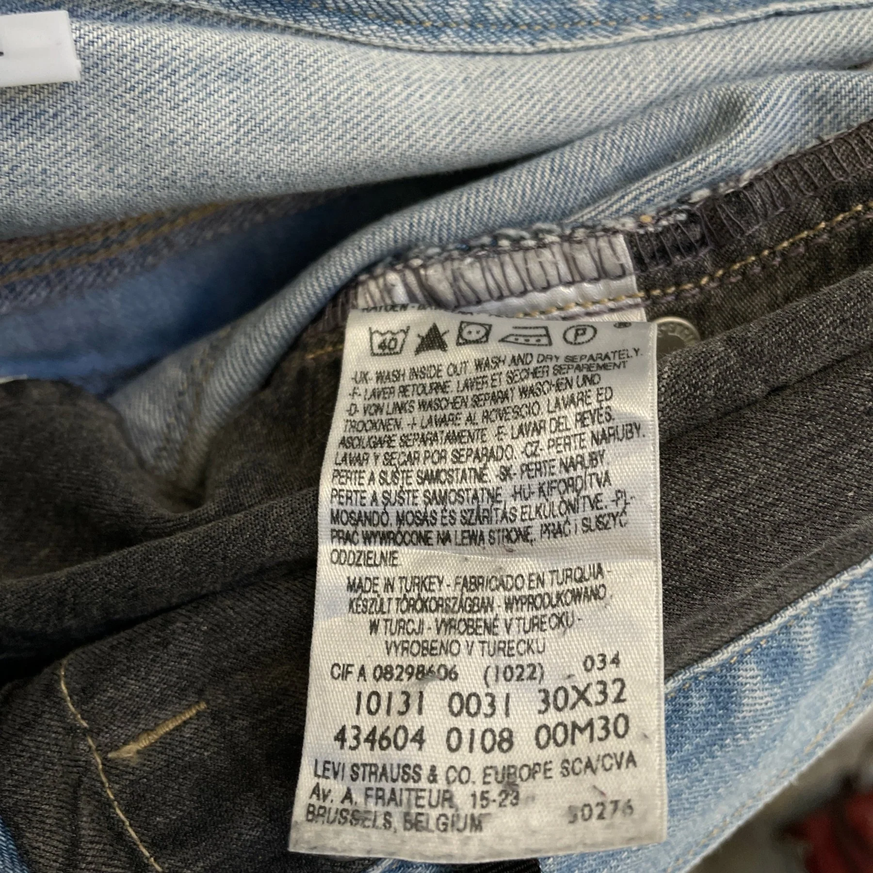 00s Levi’s Lightwash Engineered Jeans - Image 9