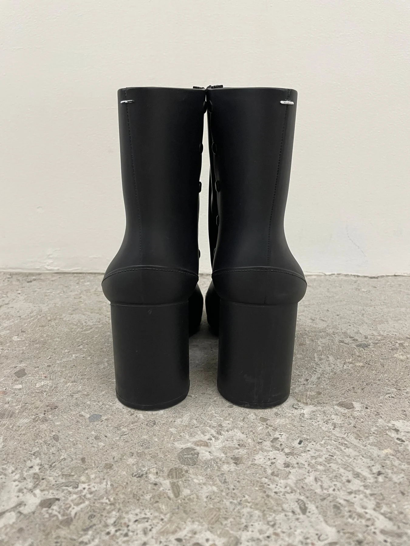 Maison Margiela MM22 Rubber Heeled Tabi Boot - Image 4