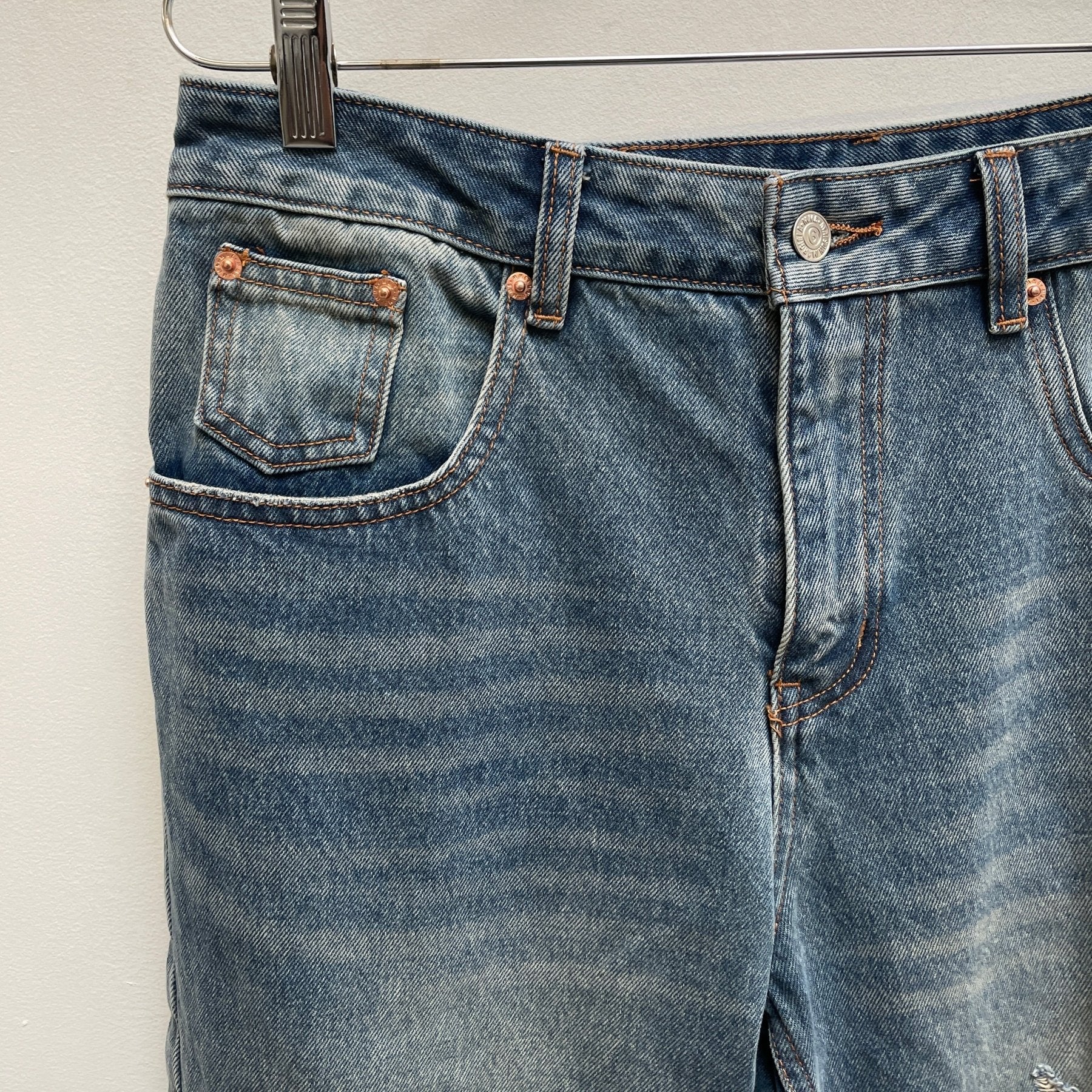 Maison Margiela MM6 Distressed Pleated Jeans - Image 4