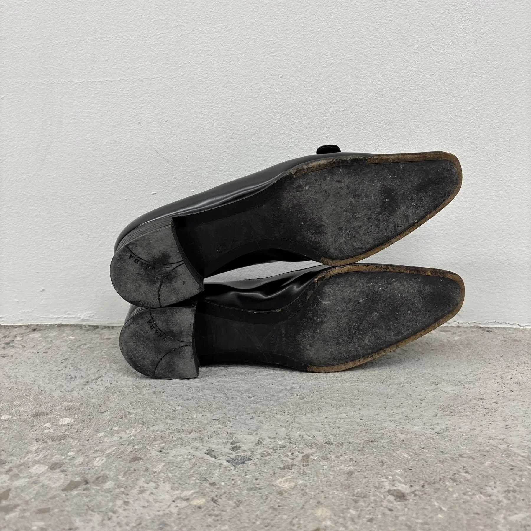 Prada Pointed Leather Heeled Loafers - Image 7