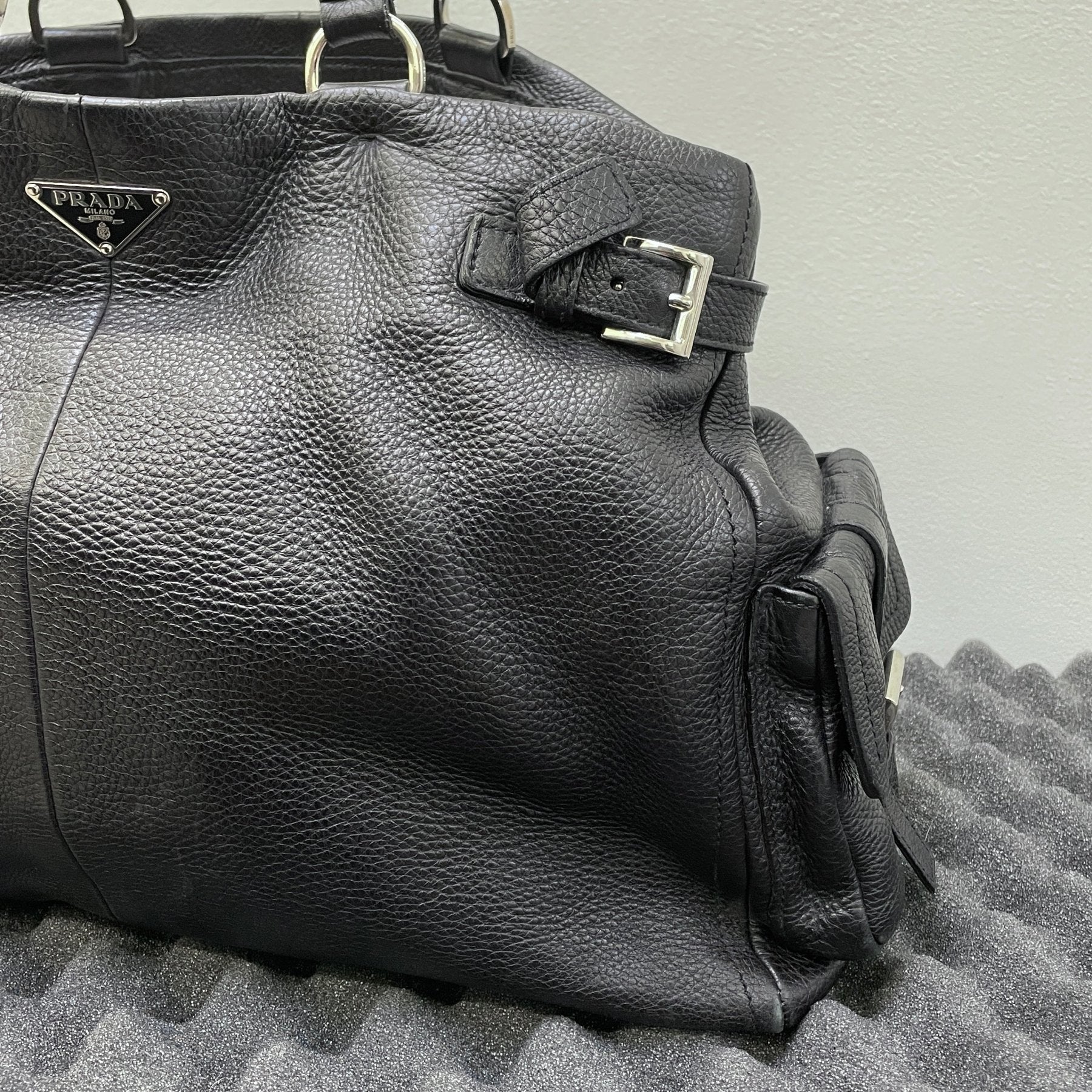 SS04 Prada Vitello Daino Side Pocket Leather Handbag - Image 4